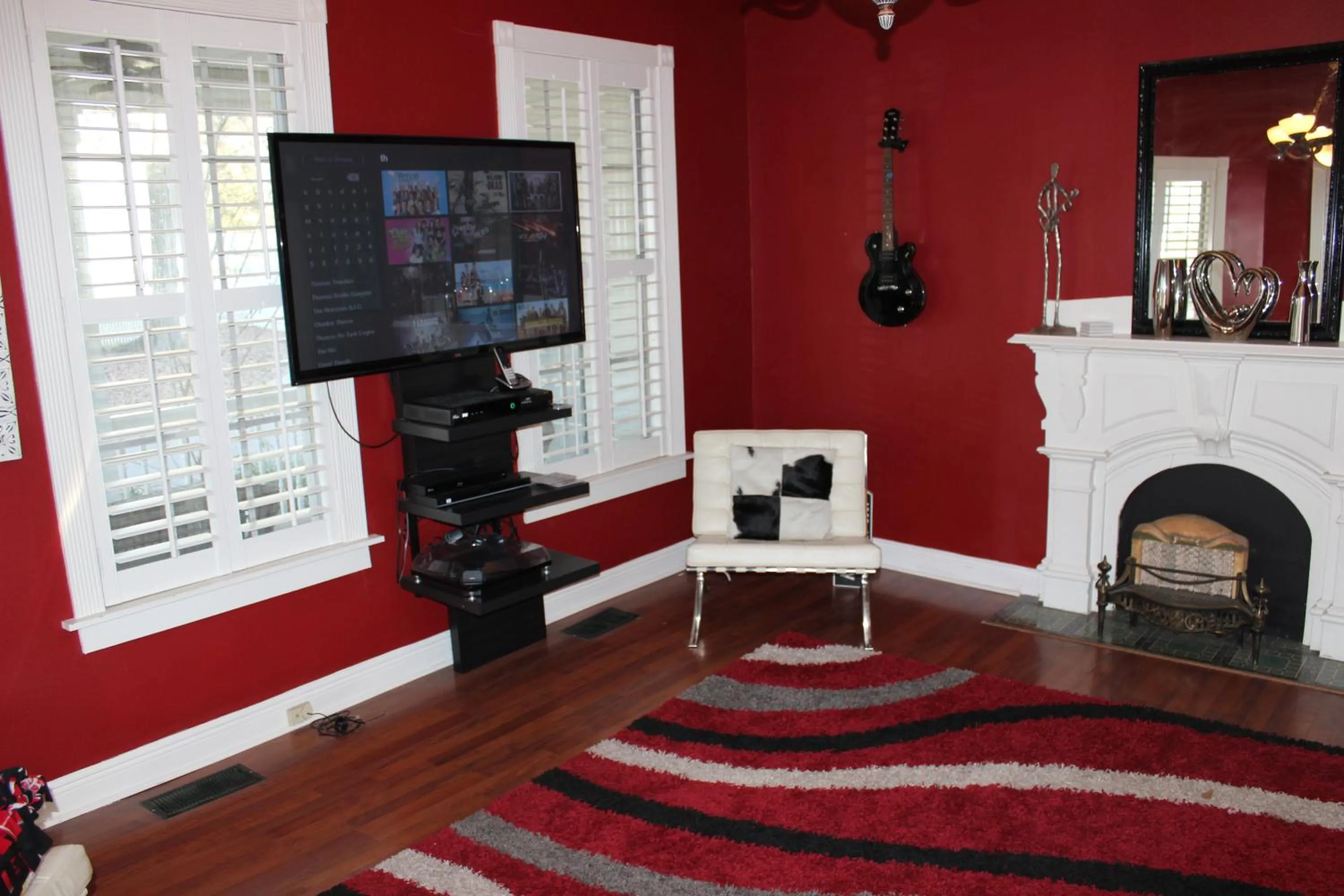 TV and multimedia in Huffman House Bed & Breakfast