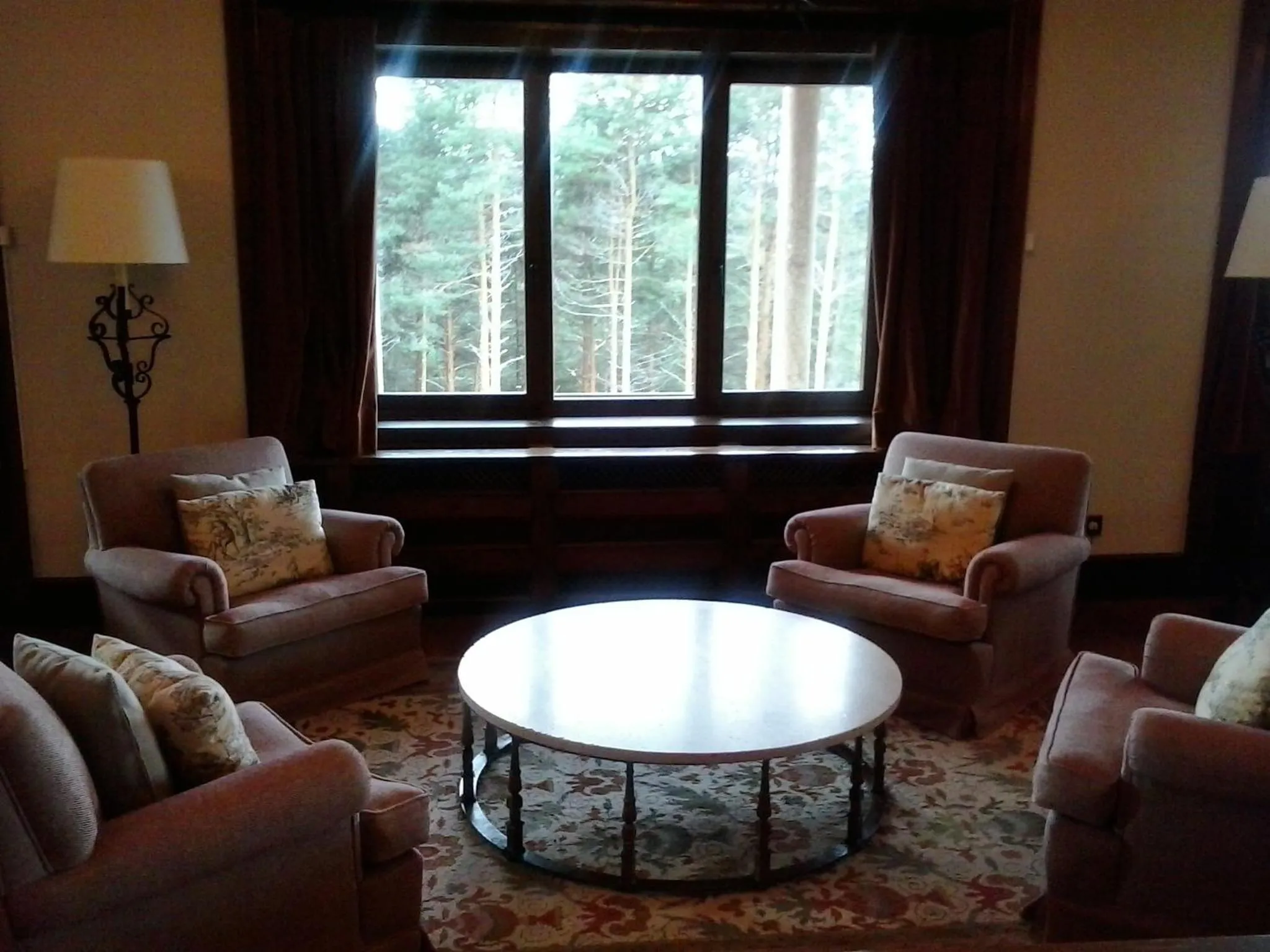 Communal lounge/ TV room in Parador de Gredos