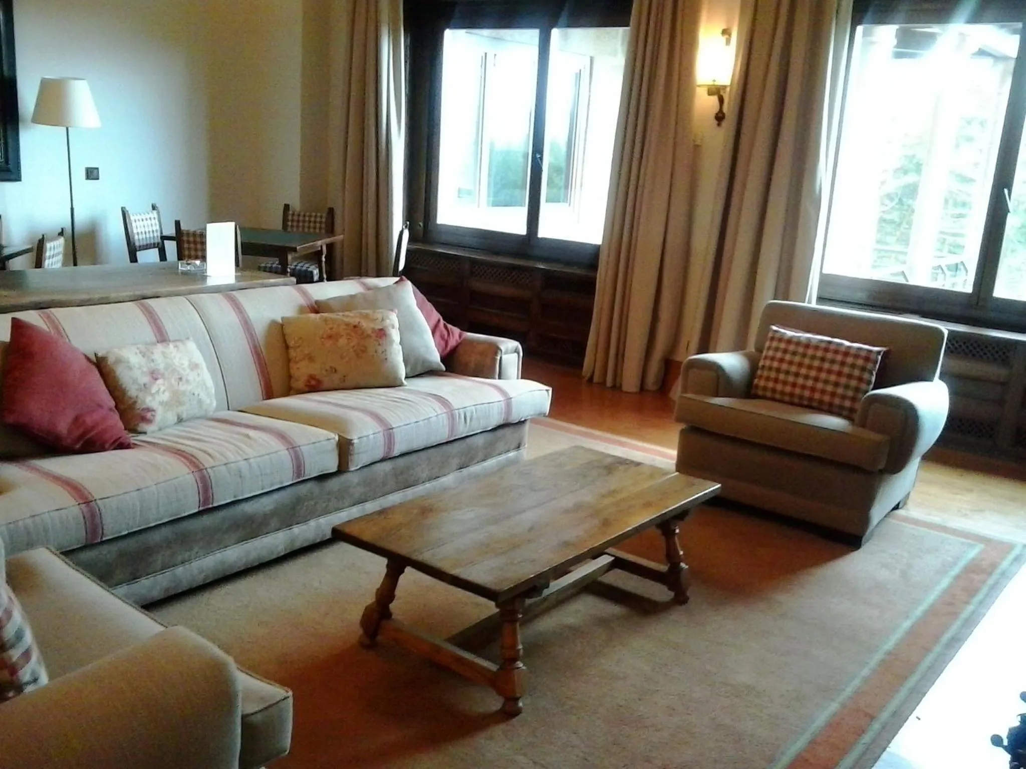 Communal lounge/ TV room in Parador de Gredos