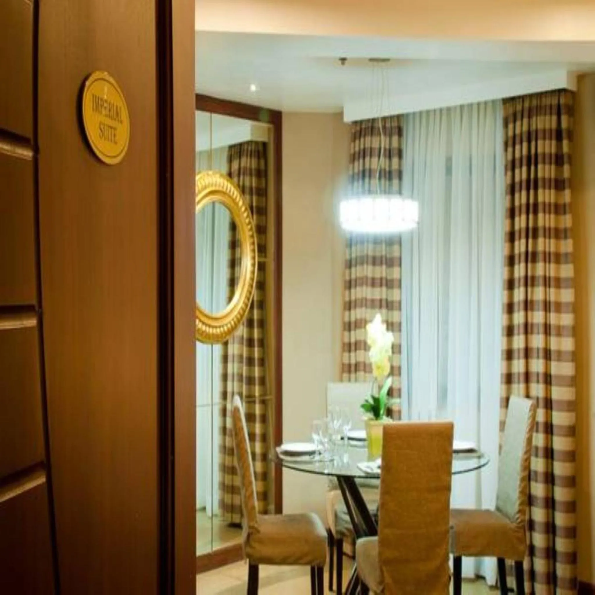 Decorative detail in Royal Garden Hotel