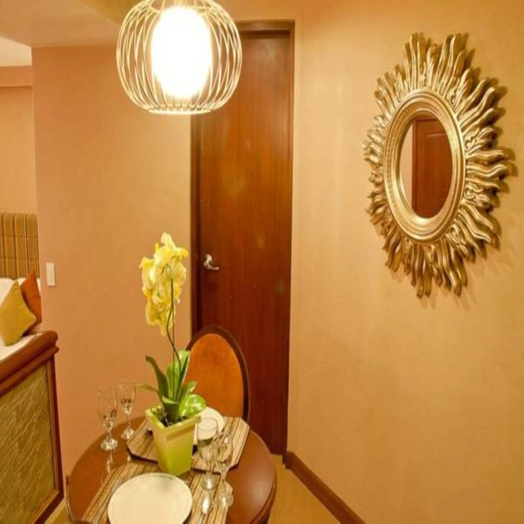 Decorative detail in Royal Garden Hotel