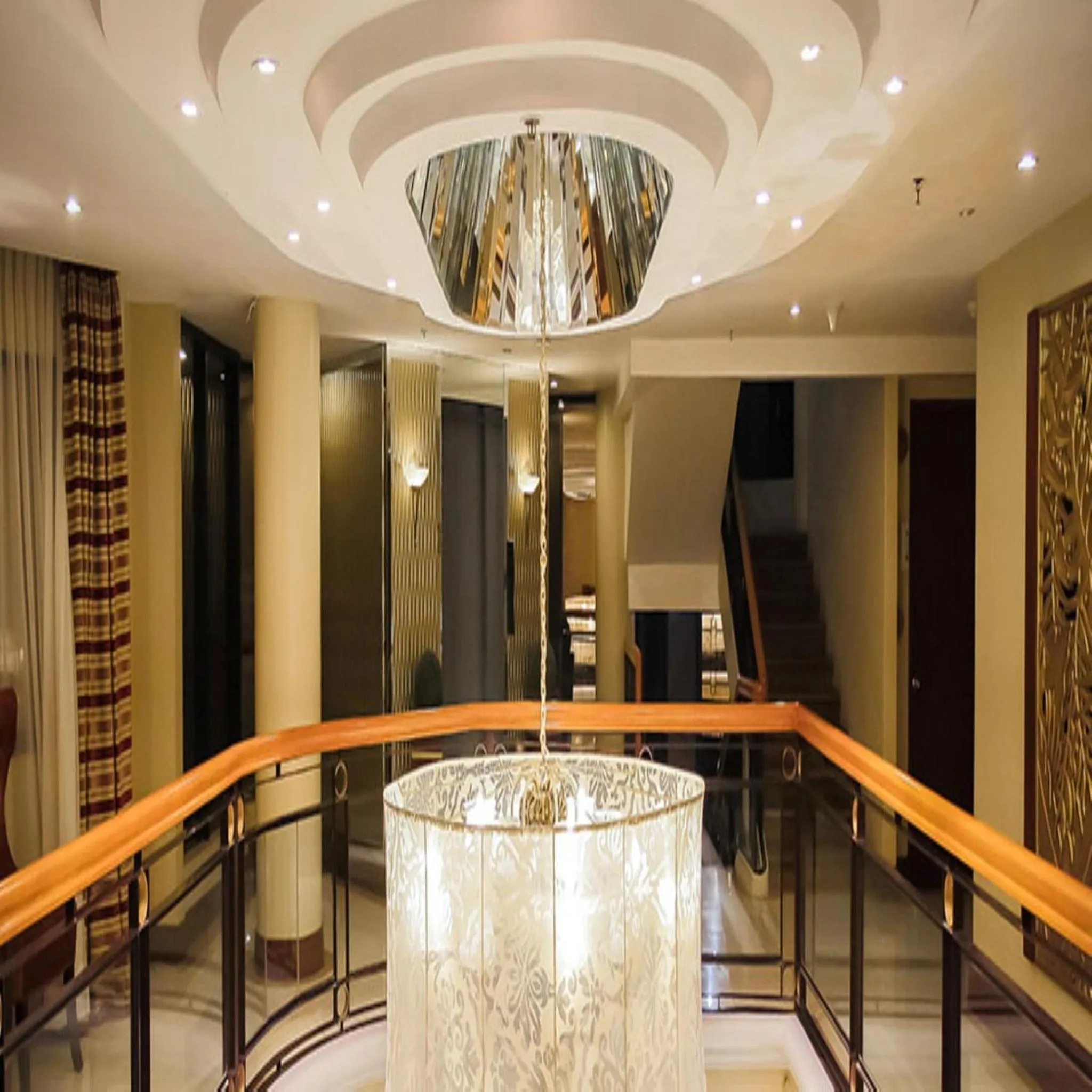 Decorative detail in Royal Garden Hotel