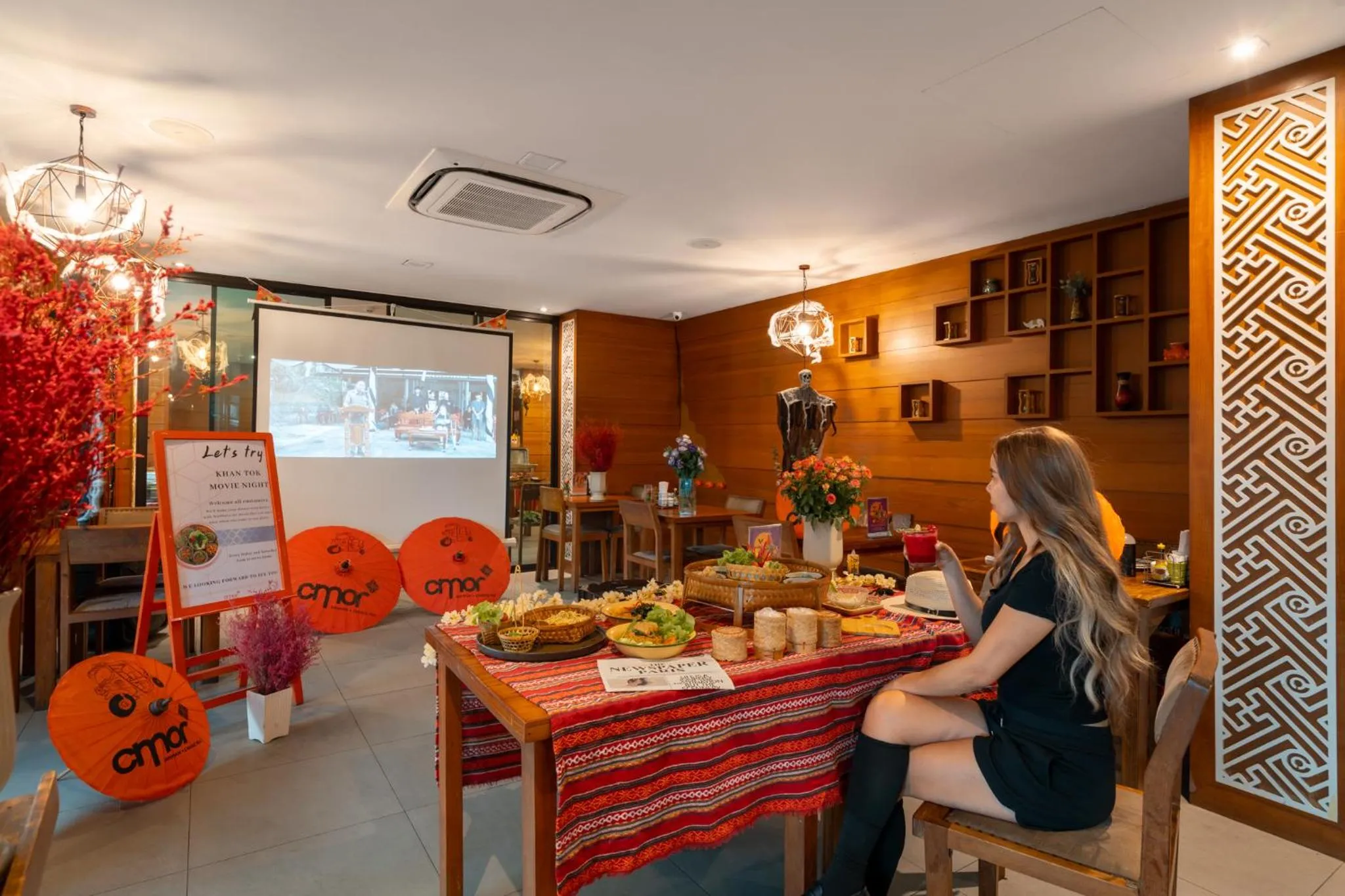 Restaurant/places to eat in Cmor Nimman by Recall Hotels