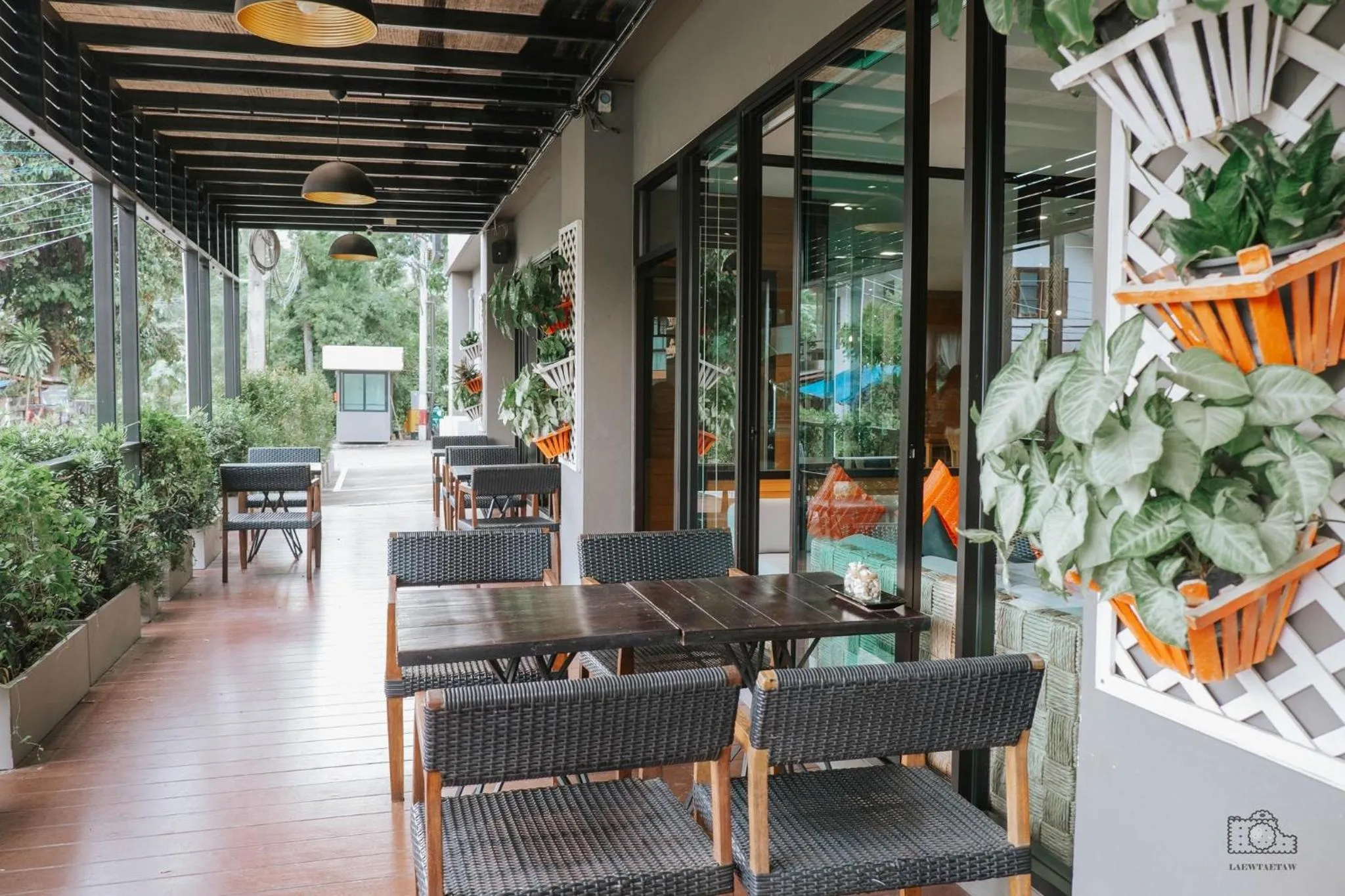 Restaurant/places to eat in Cmor Nimman by Recall Hotels