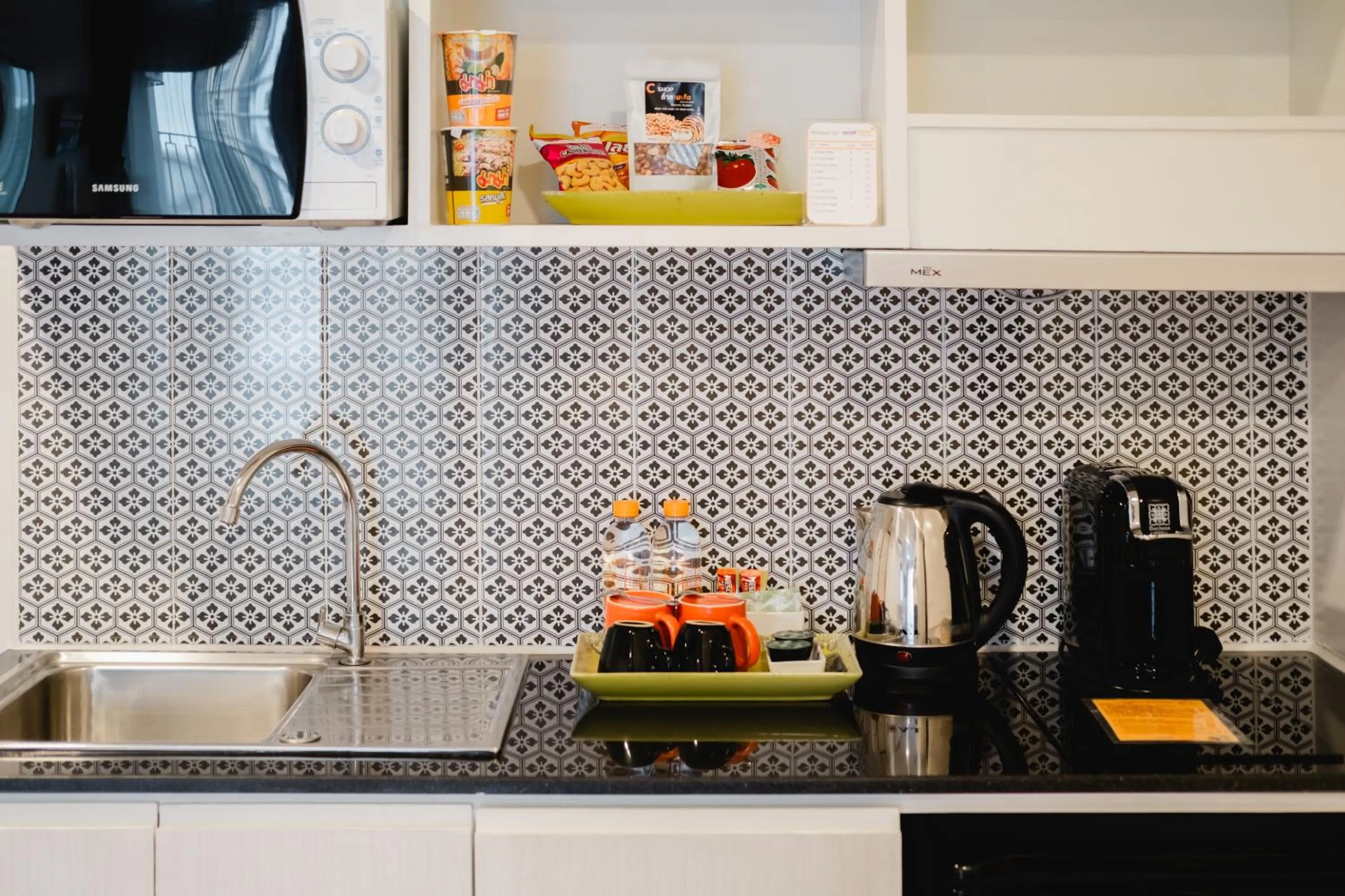 Kitchen or kitchenette in Cmor Nimman by Recall Hotels