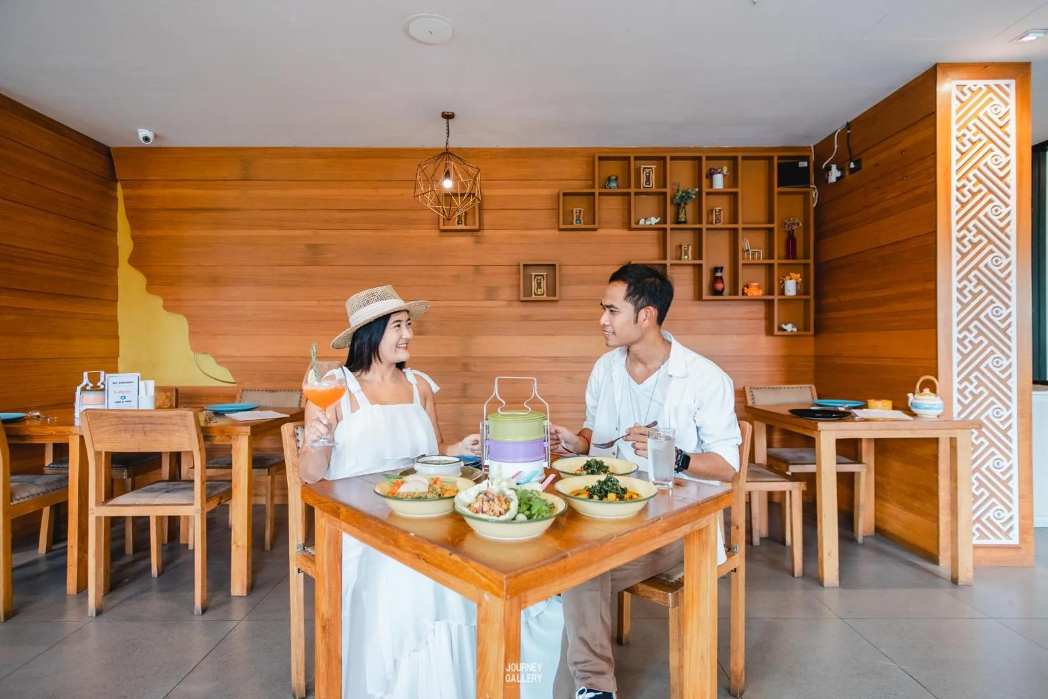 Restaurant/places to eat in Cmor Nimman by Recall Hotels