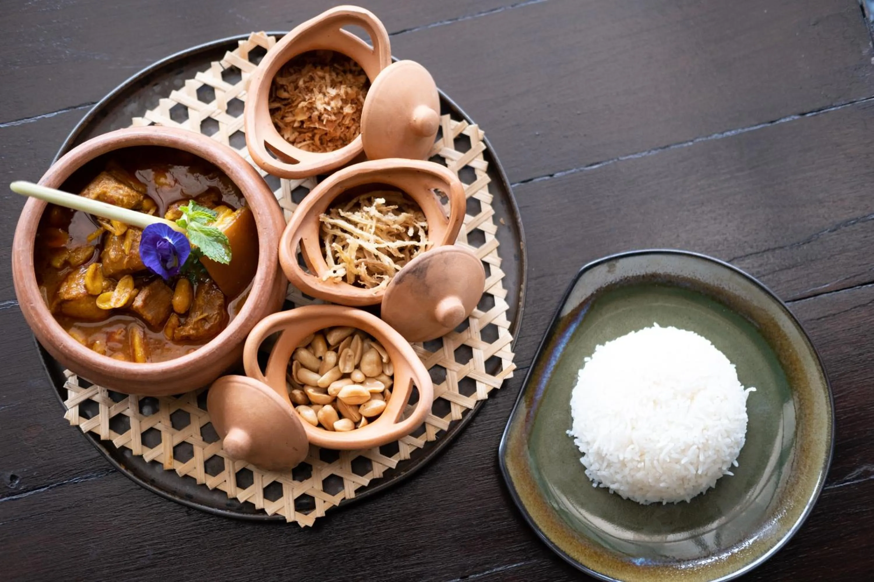 Food in Cmor Nimman by Recall Hotels