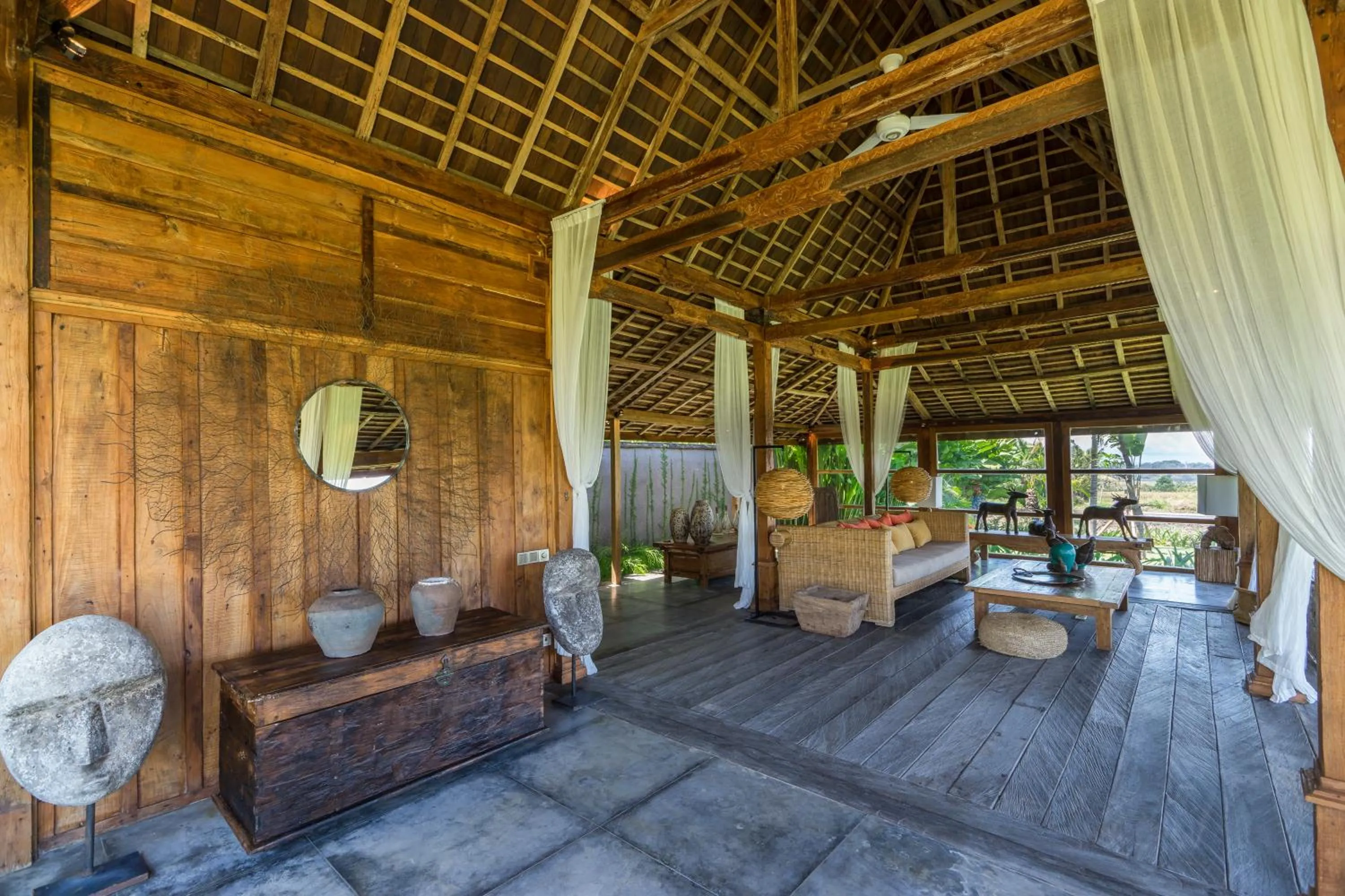 Library in Alami Boutique Villas & Resort