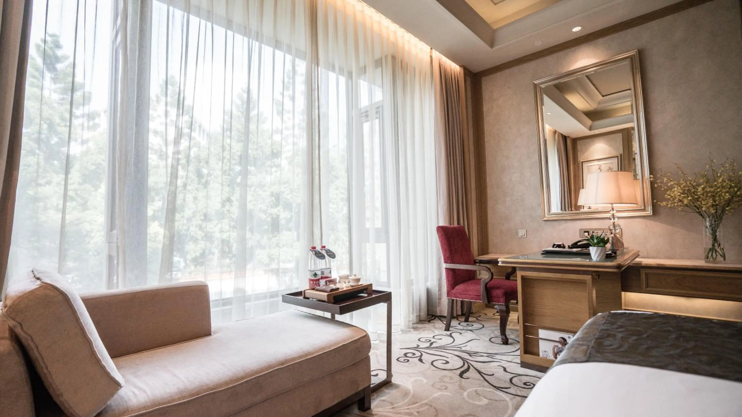 Seating area in C&D Hotel Fuzhou