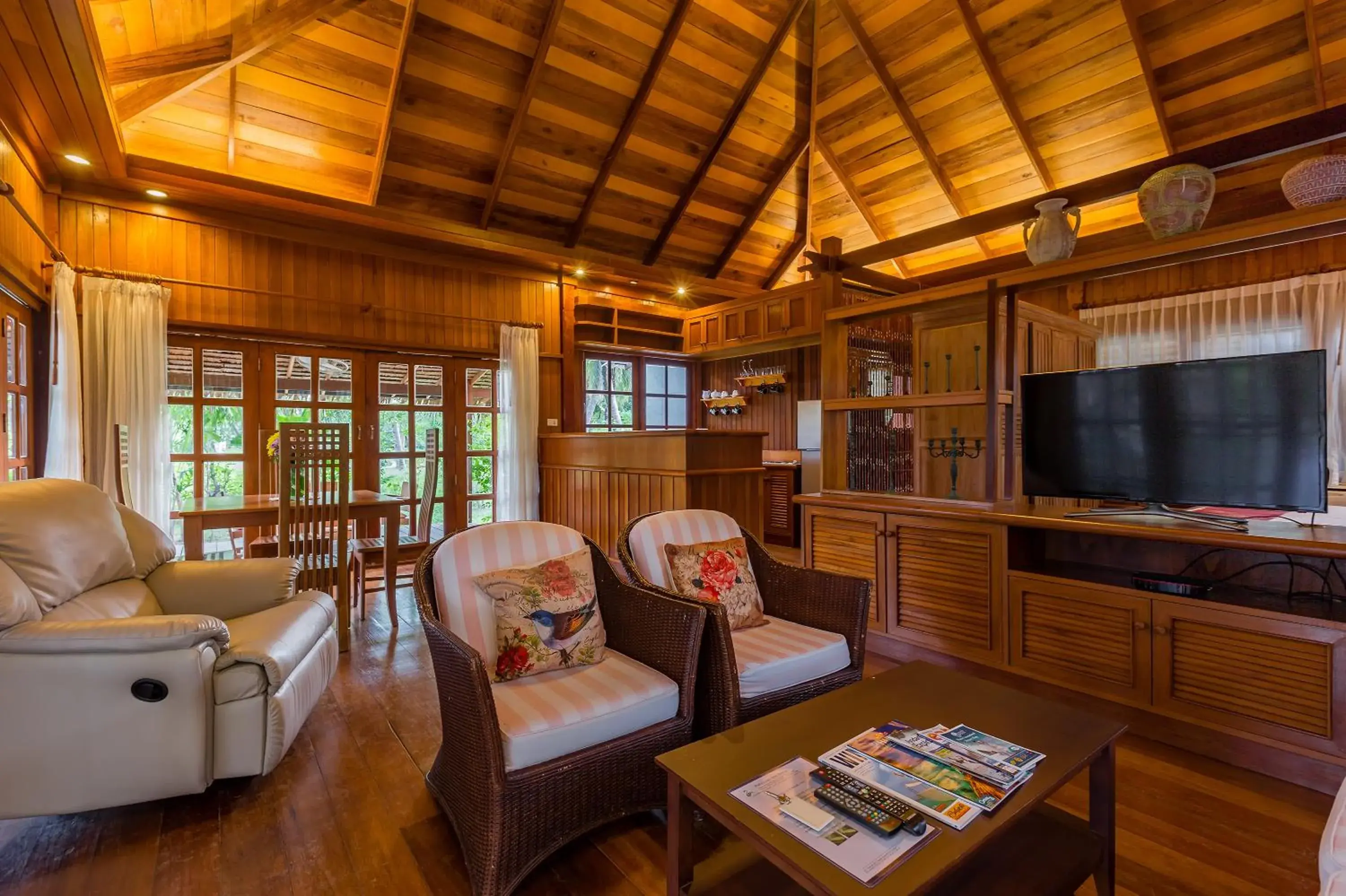 Wooden Cottage in Fisherman Way Beach Villa Wooden Cottage in Fisherman Way Beach Villa