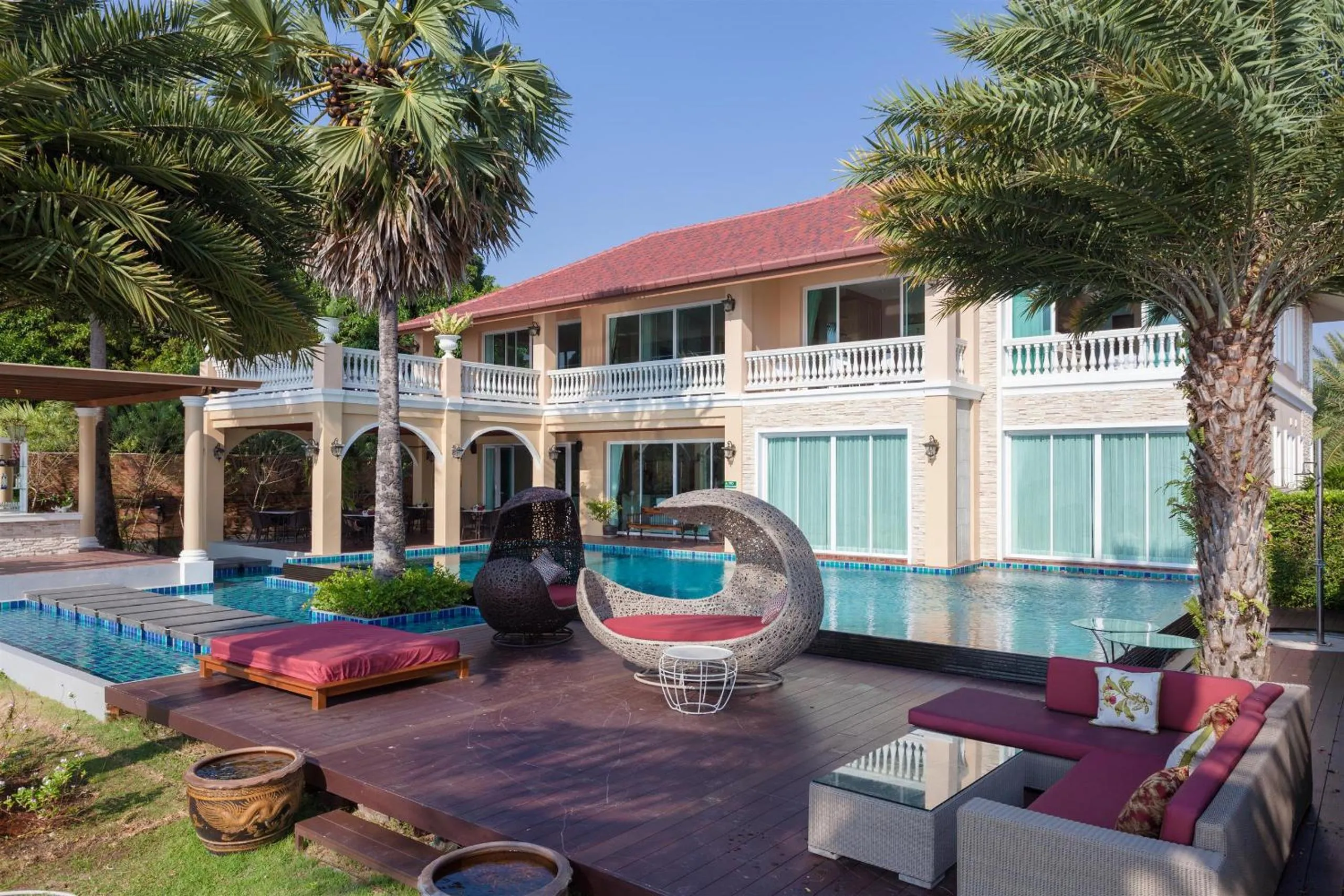 Property building in Fisherman Way Beach Villa