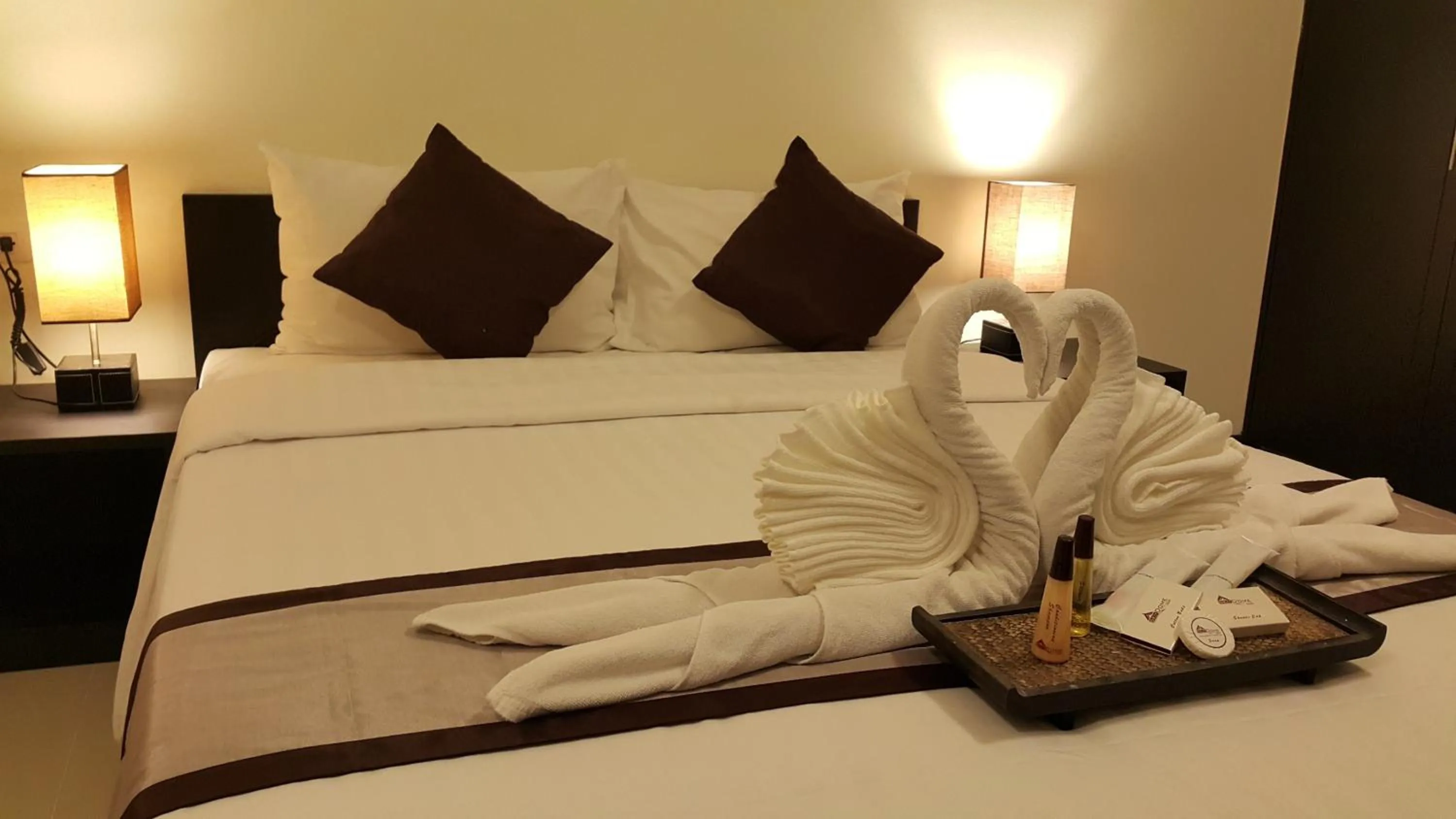 Bedroom, Bed in Leelawadee Modern Resort Huaykwang - ลีลาวดี ห้วยขวาง