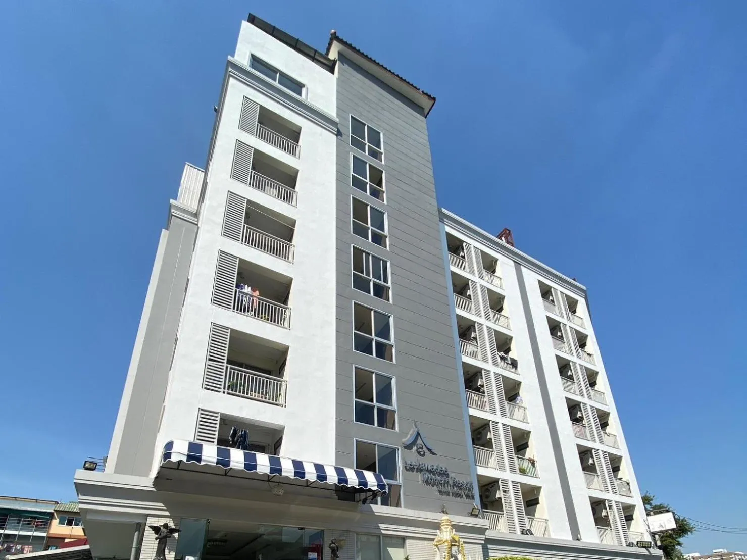 Property building in Leelawadee Modern Resort Huaykwang - ลีลาวดี ห้วยขวาง