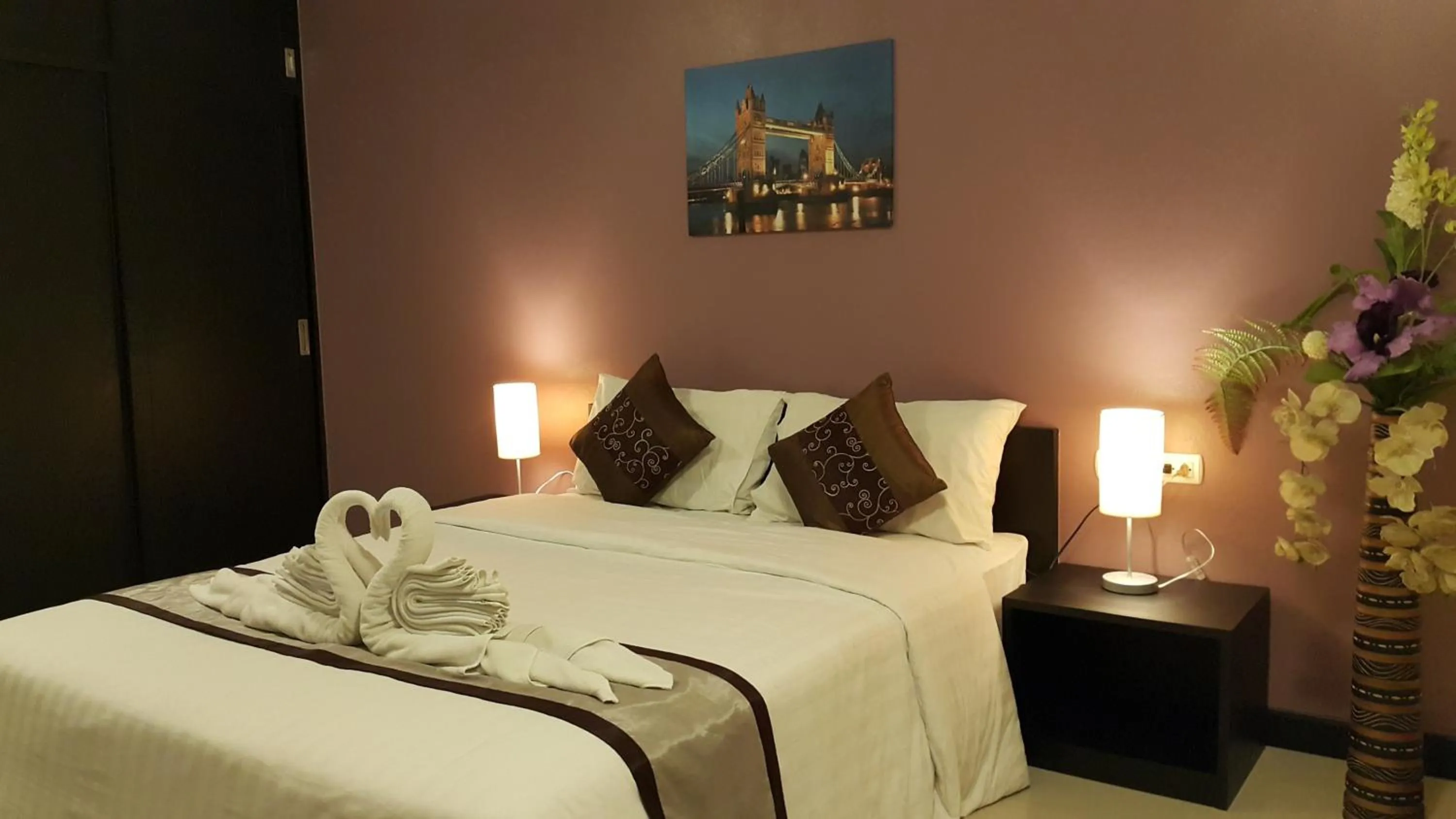 Bedroom, Bed in Leelawadee Modern Resort Huaykwang - ลีลาวดี ห้วยขวาง