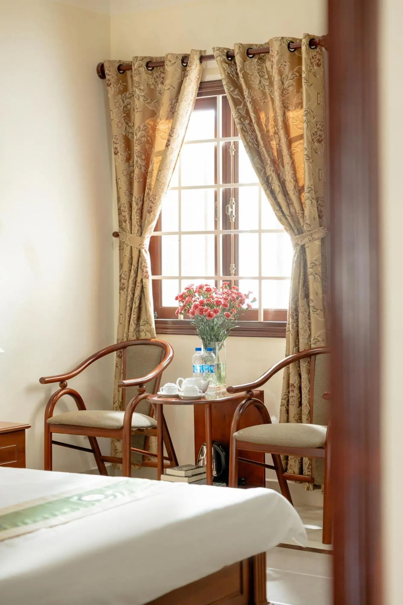 Photo of the whole room in Hùng Phong Hotel - Near Dalat Market