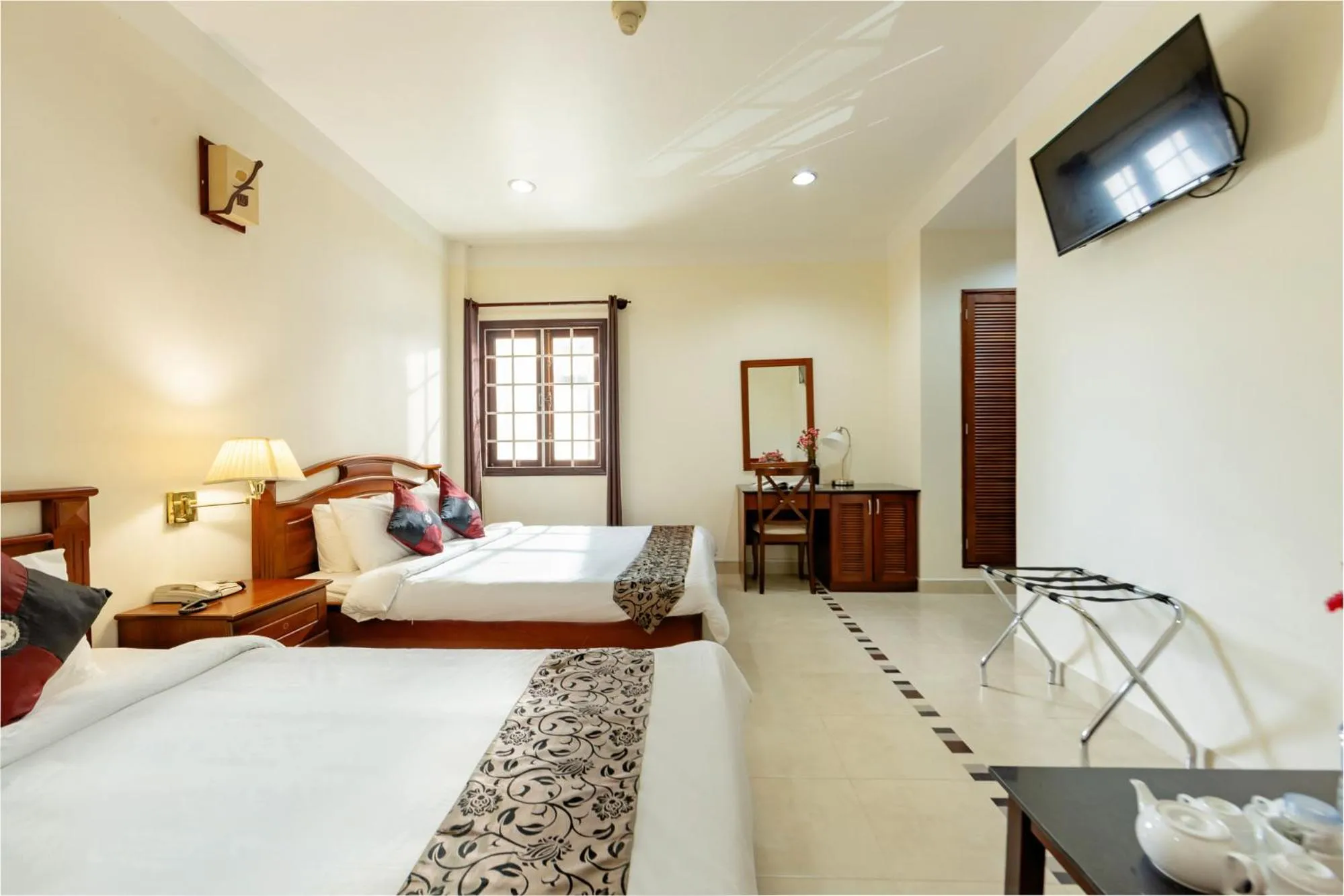 Photo of the whole room, Bed in Hùng Phong Hotel - Near Dalat Market