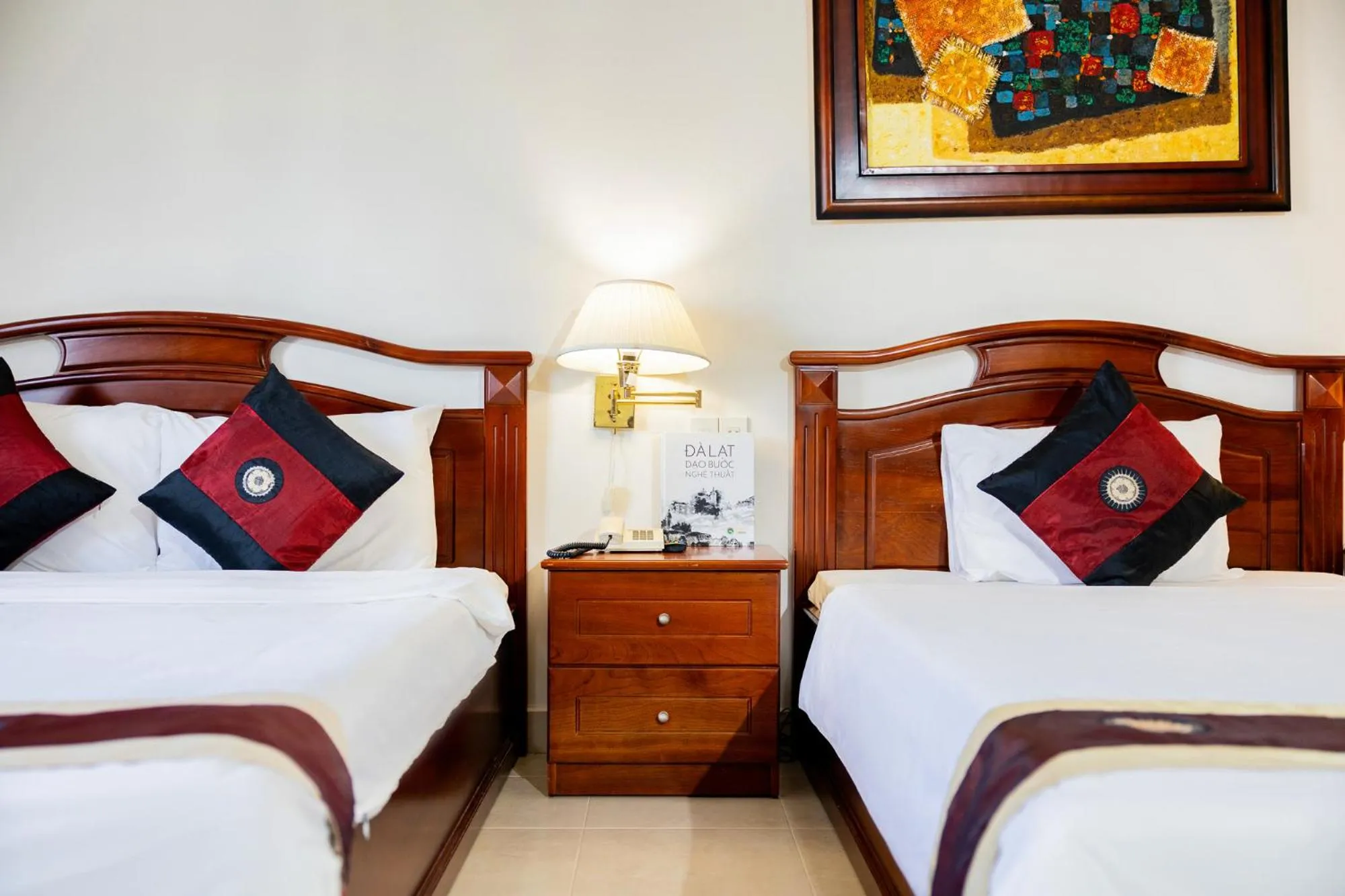 Bed in Hùng Phong Hotel - Near Dalat Market