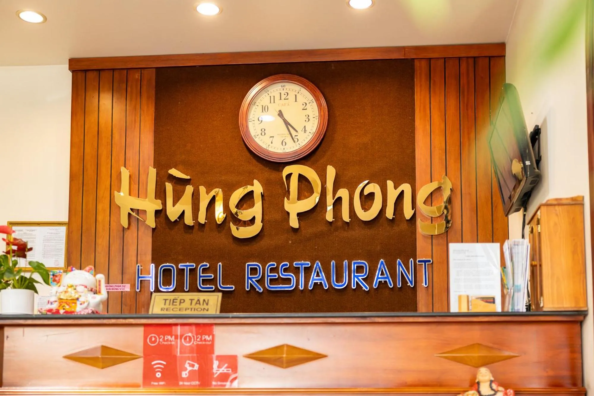 Logo/Certificate/Sign in Hùng Phong Hotel - Near Dalat Market