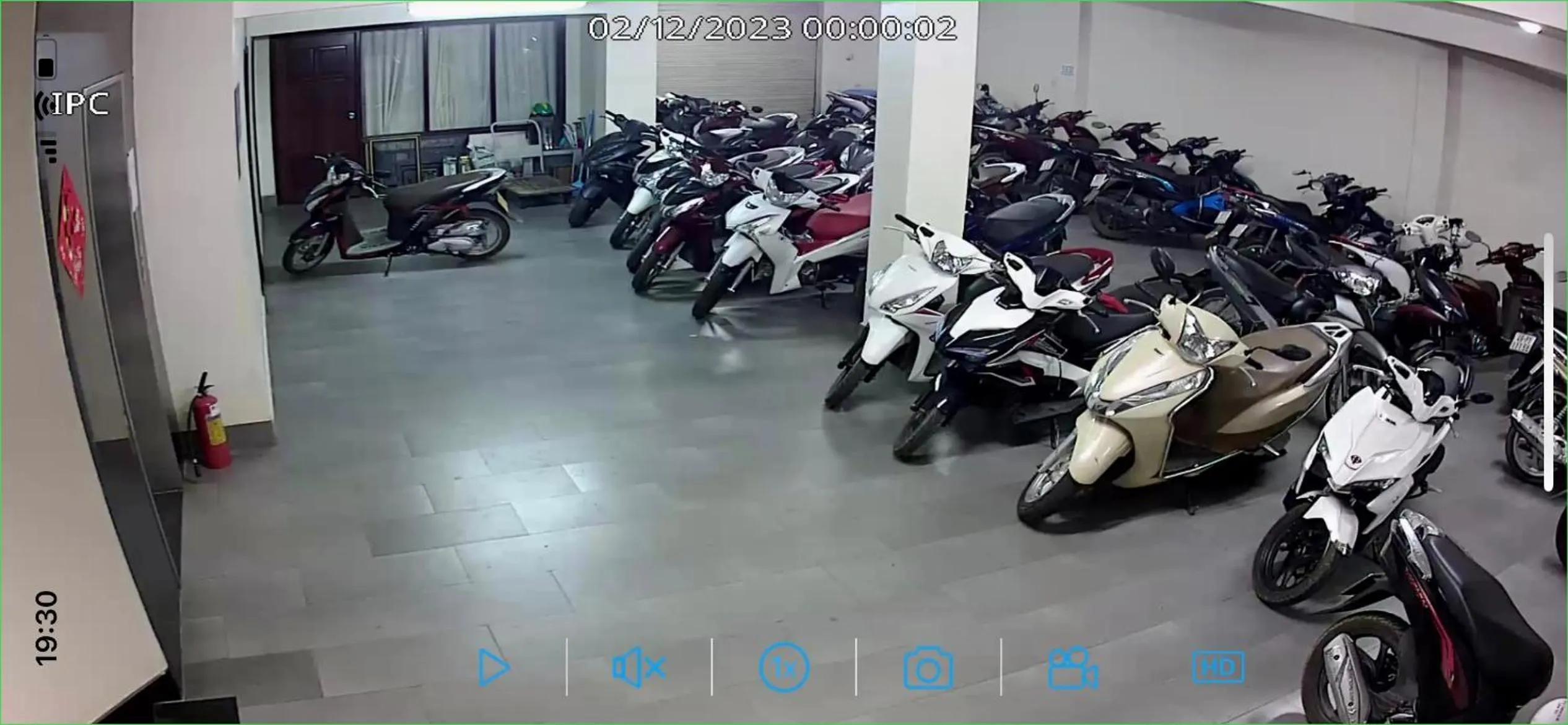 Parking in Hùng Phong Hotel - Near Dalat Market