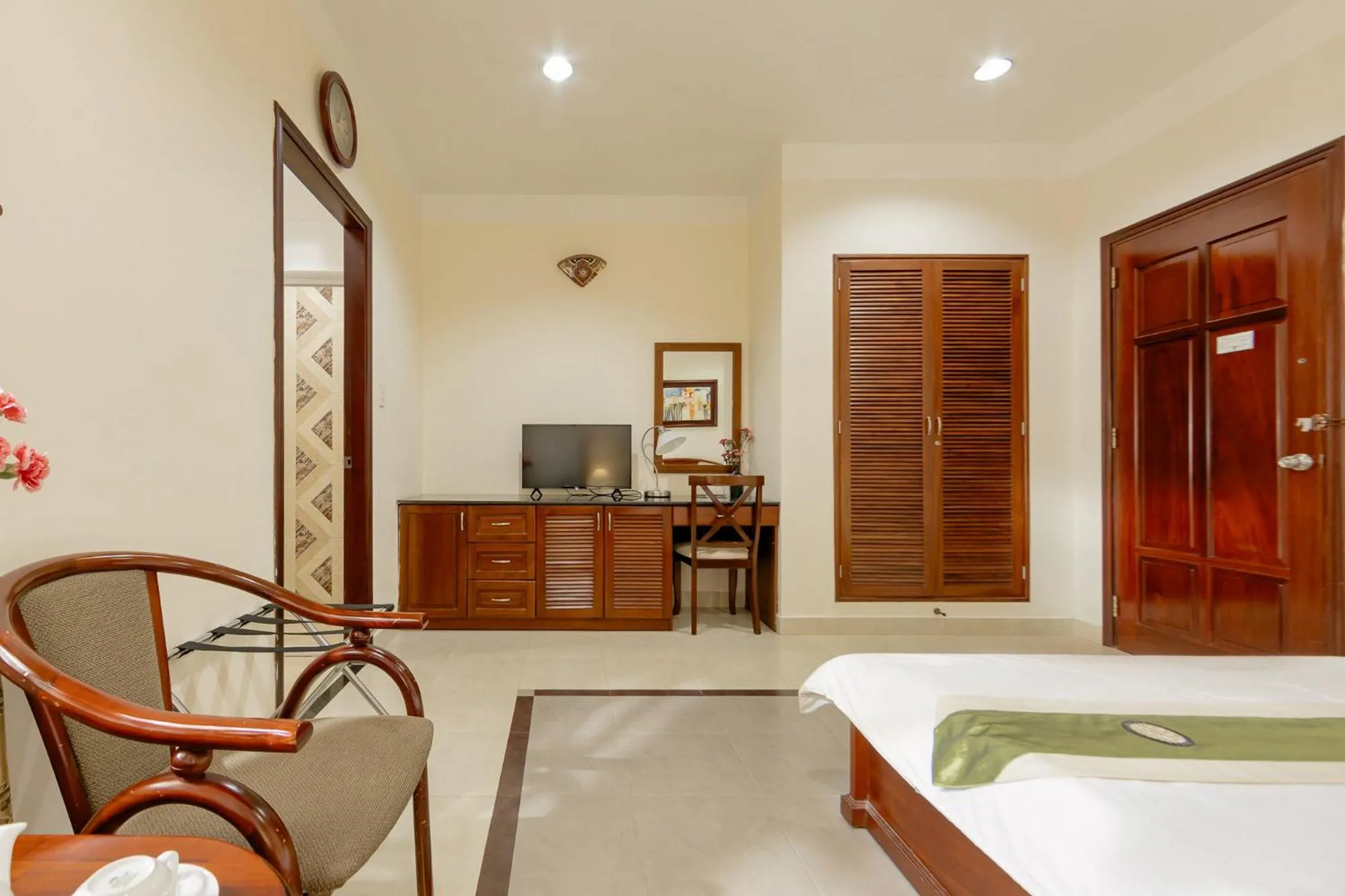 Seating area, Bed in Hùng Phong Hotel - Near Dalat Market