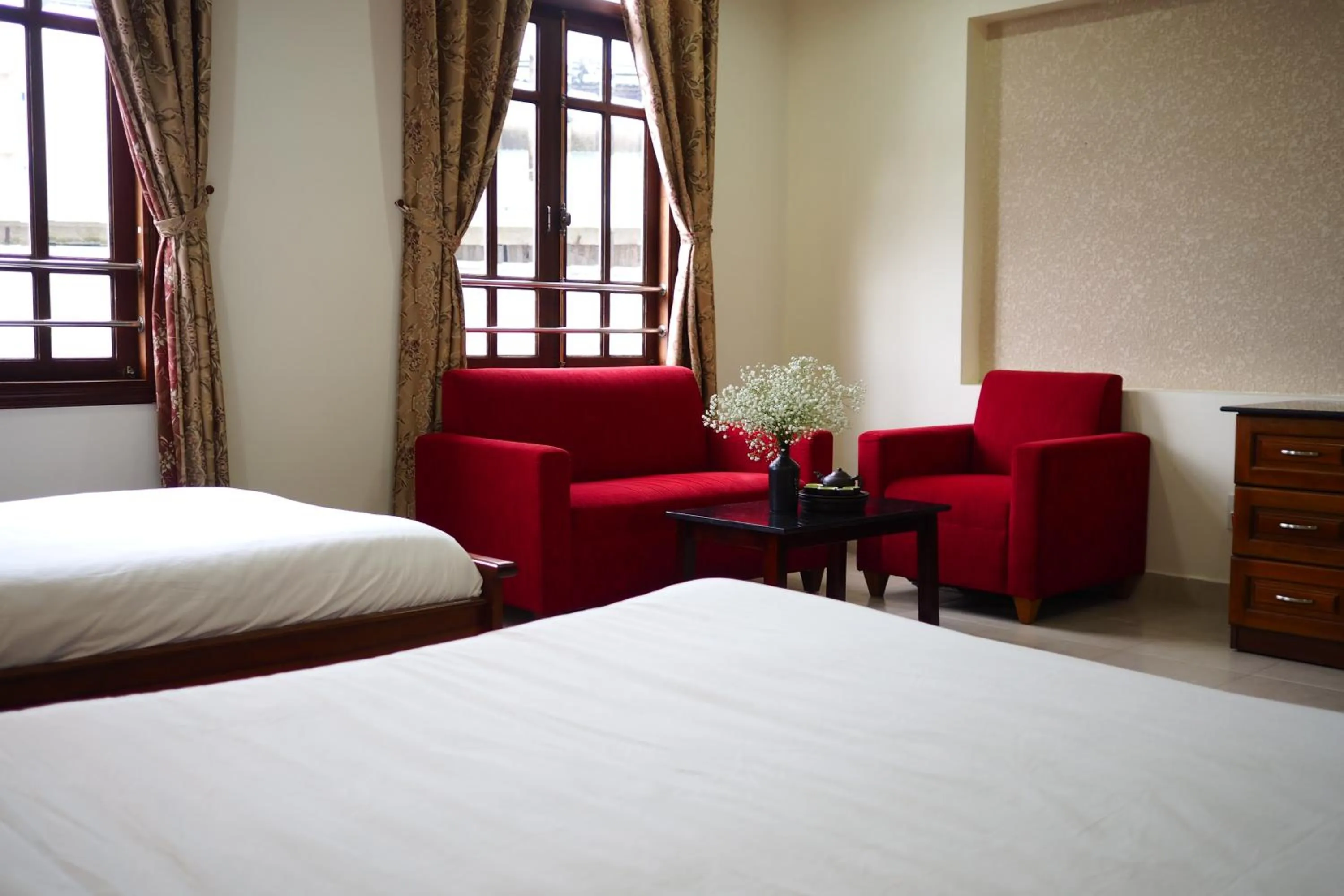 Seating area, Bed in Hùng Phong Hotel - Near Dalat Market