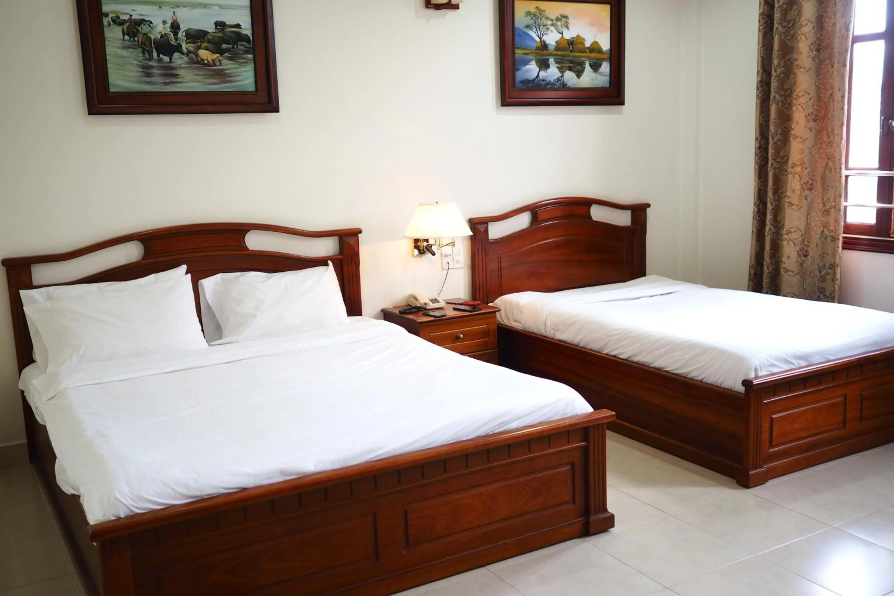 Bed in Hùng Phong Hotel - Near Dalat Market