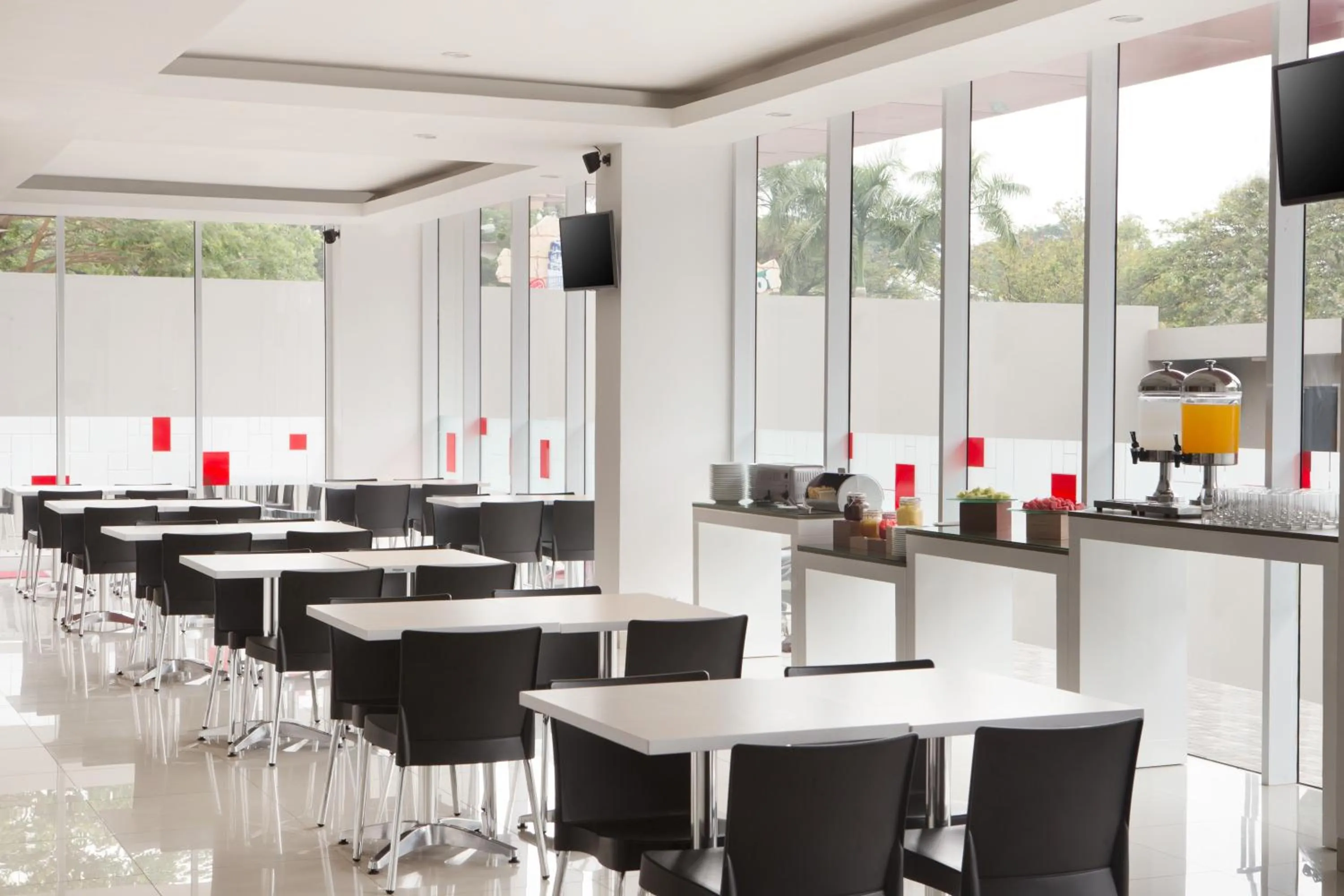 Restaurant/places to eat in Amaris Hotel Citra Raya – Tangerang