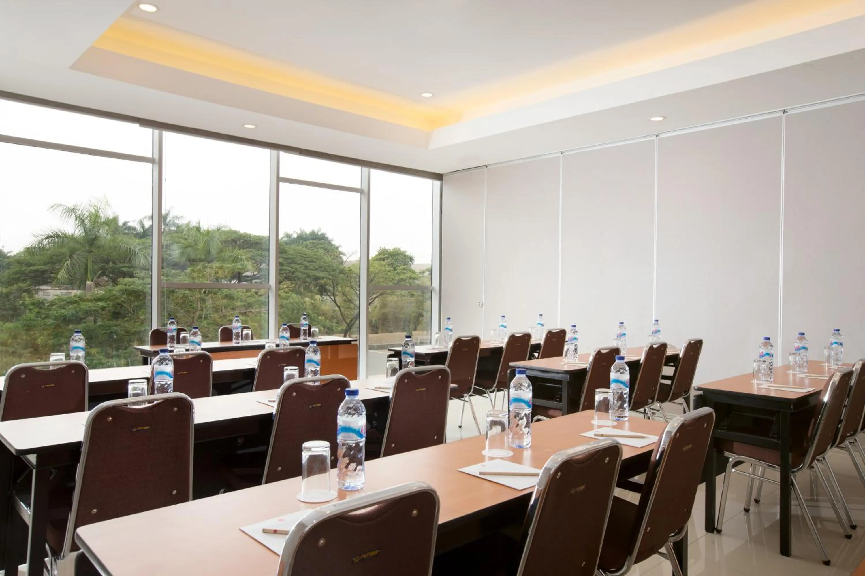 Meeting/conference room in Amaris Hotel Citra Raya – Tangerang