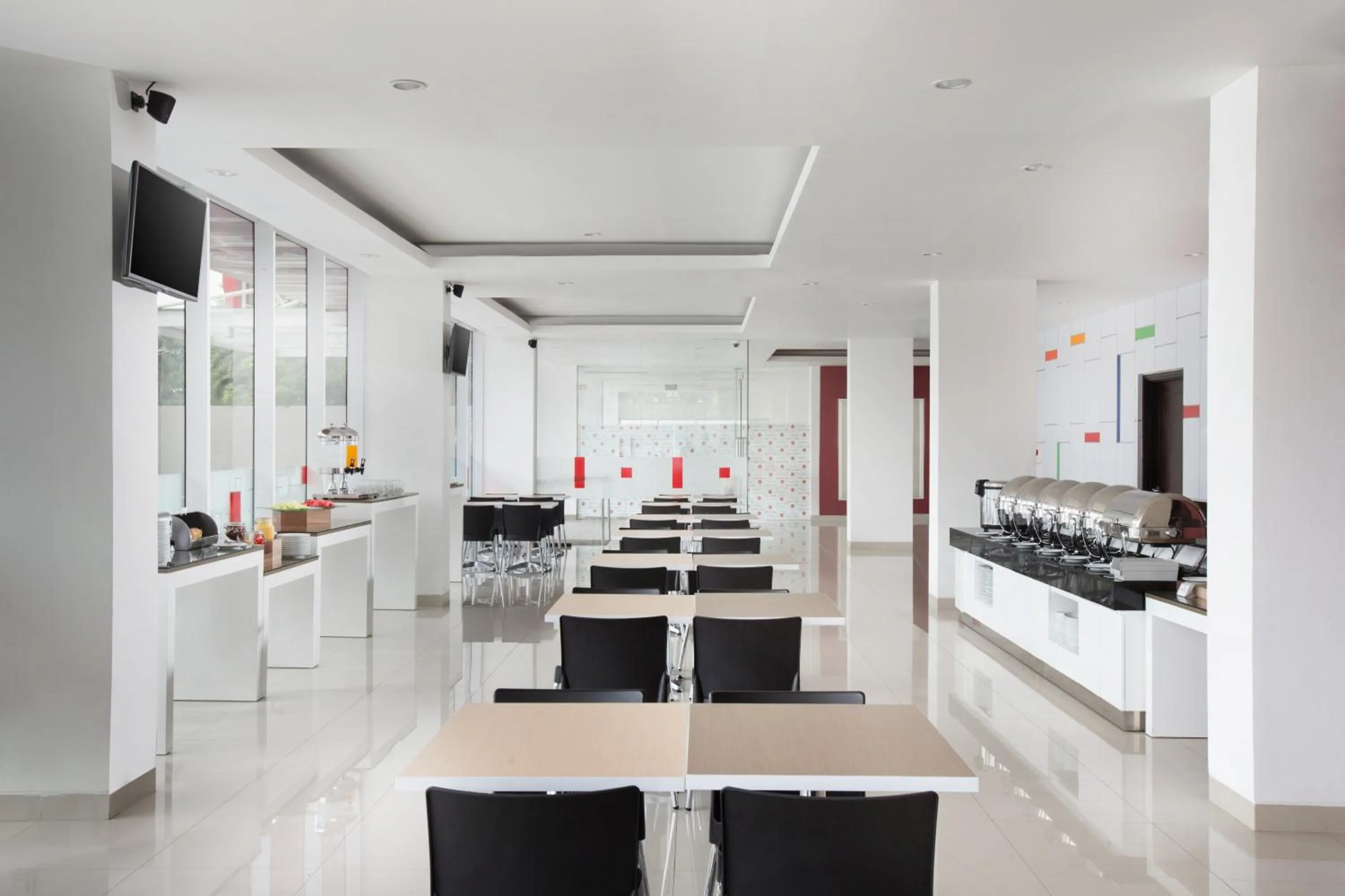 Restaurant/places to eat in Amaris Hotel Citra Raya – Tangerang