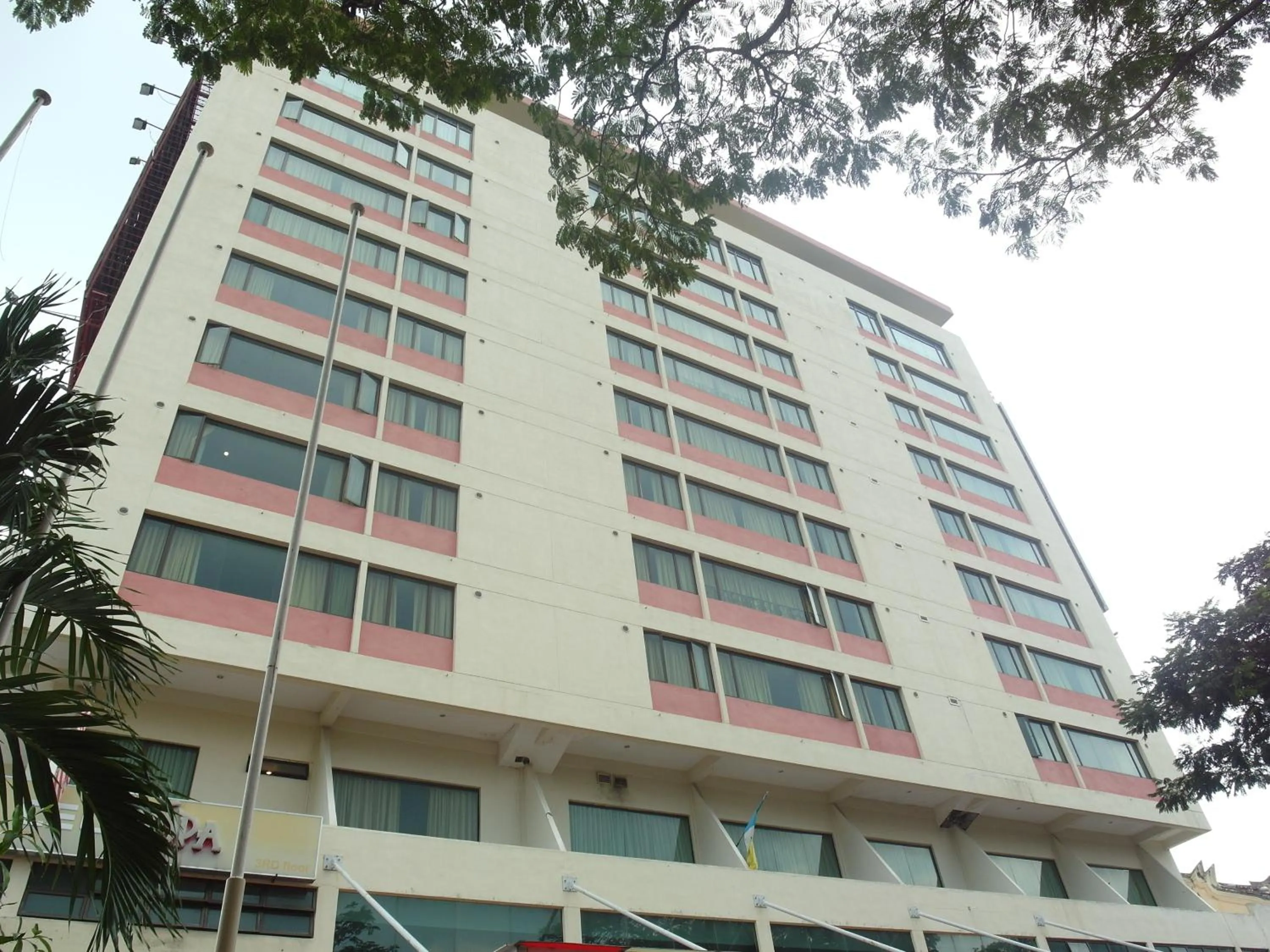 Facade/entrance in Red Rock Hotel Penang