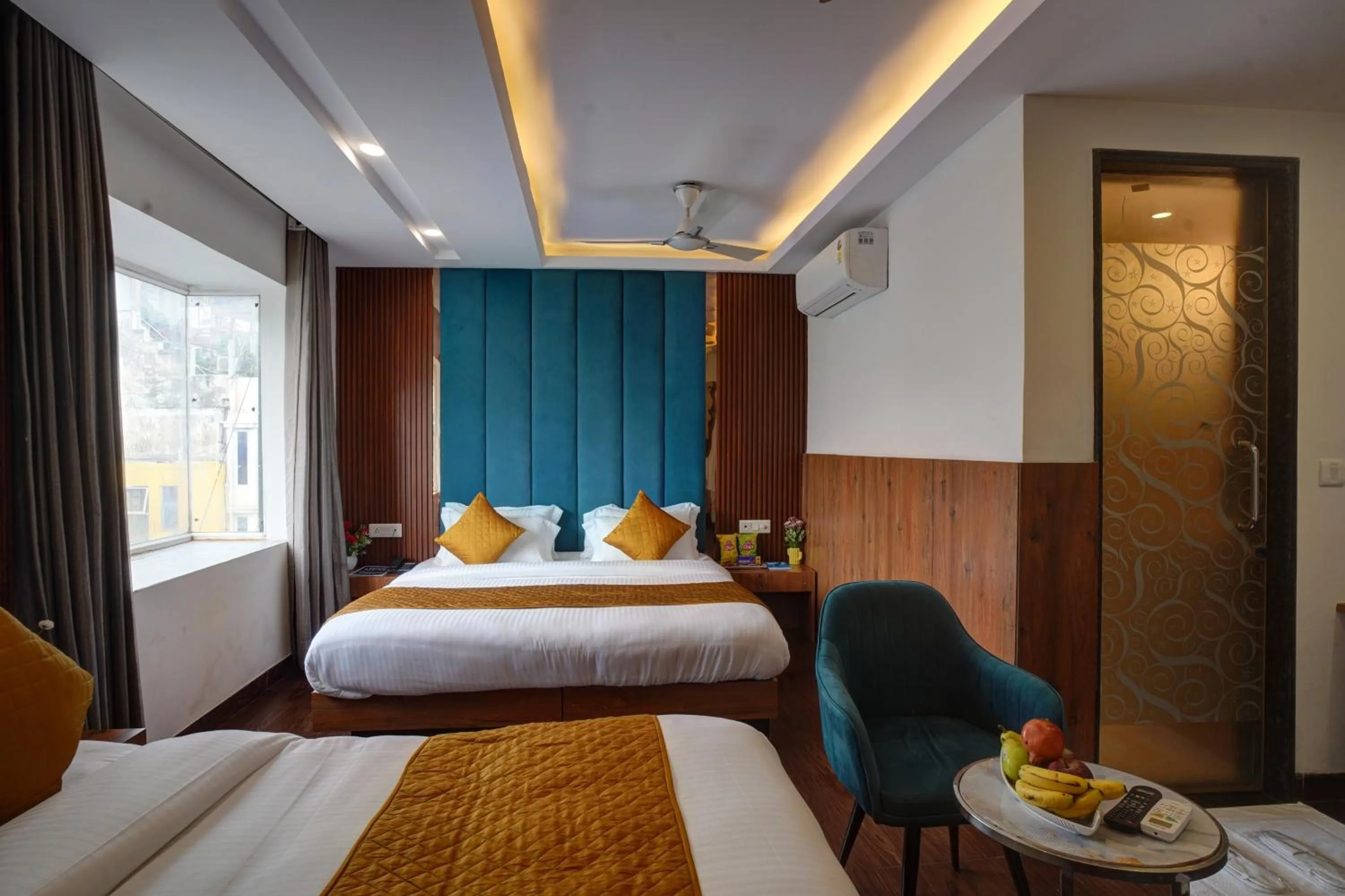 Bed in Hotel Cabana 5 Mins Walking Distance From NDLS Station