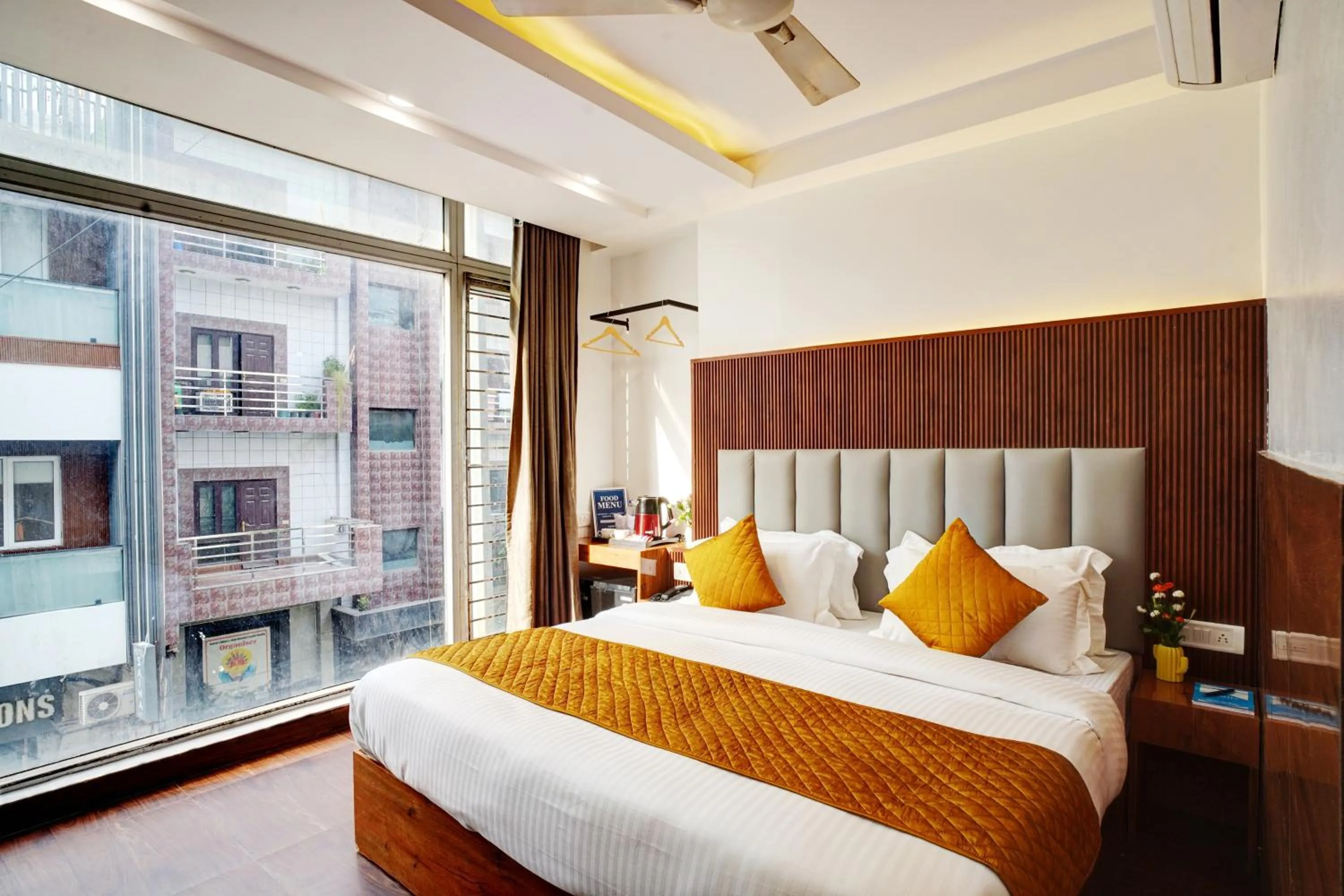 Bed in Hotel Cabana 5 Mins Walking Distance From NDLS Station