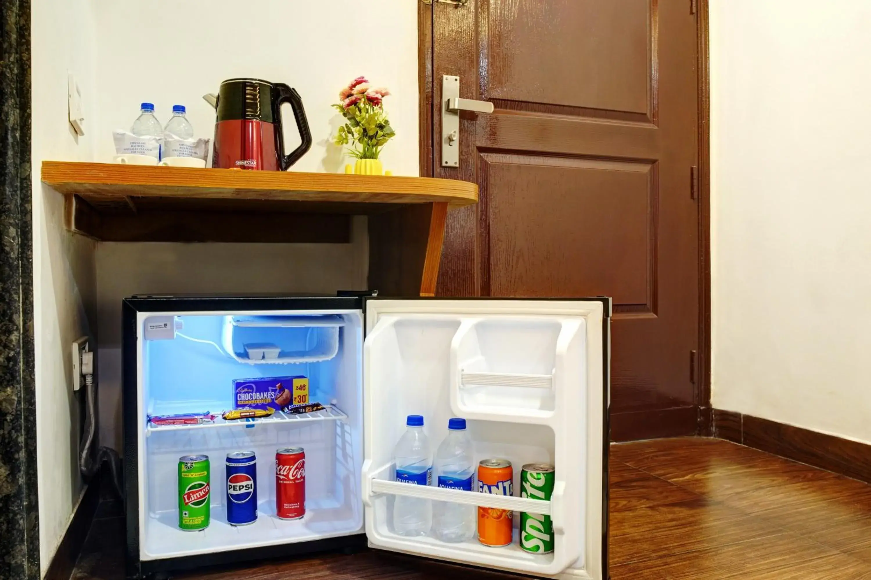 Deluxe Double or Twin Room in Hotel Cabana 5 Mins Walking Distance From NDLS Station Deluxe Double or Twin Room in Hotel Cabana 5 Mins Walking Distance From NDLS Station