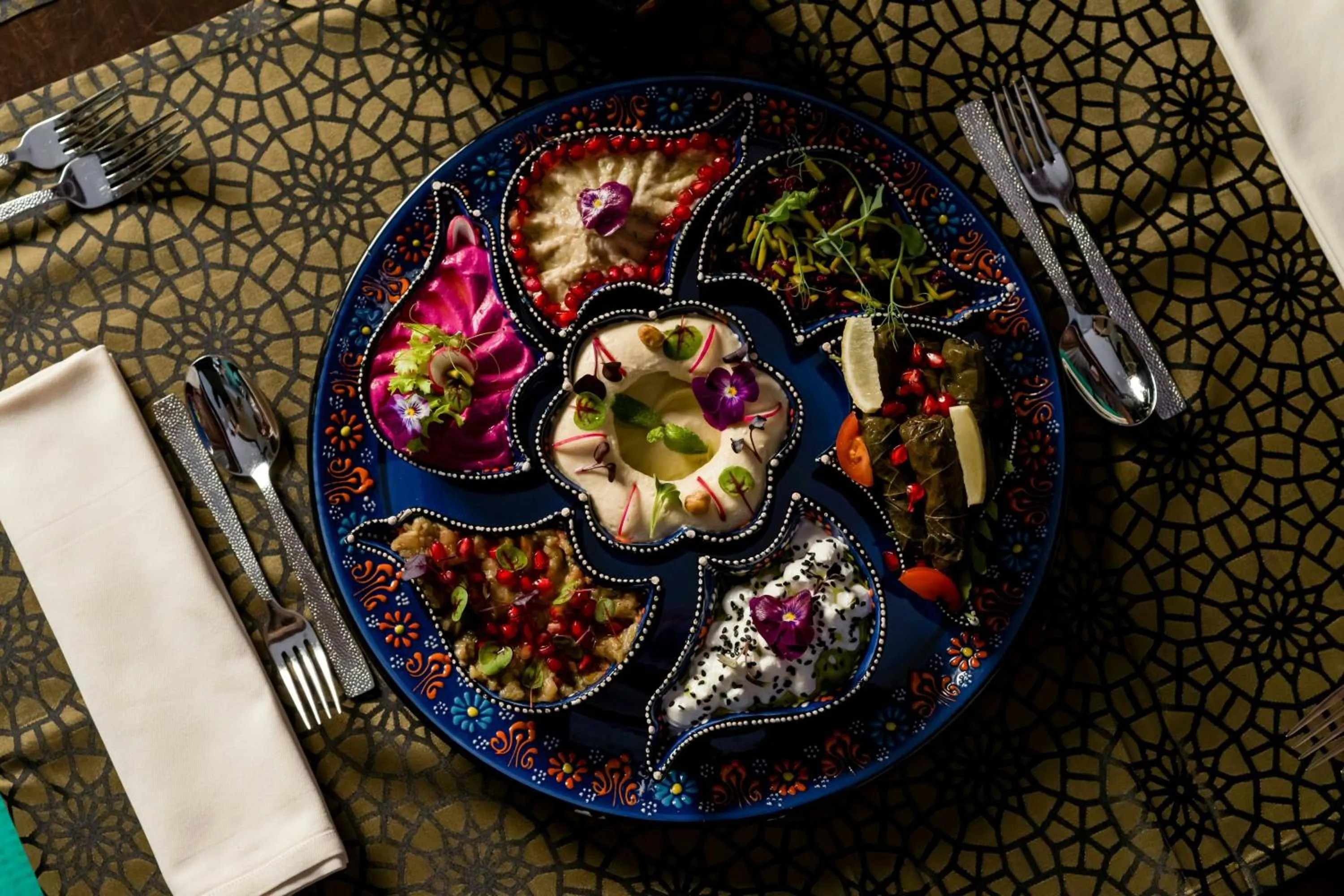 Restaurant/places to eat in Sheraton Sharjah Beach Resort and Spa