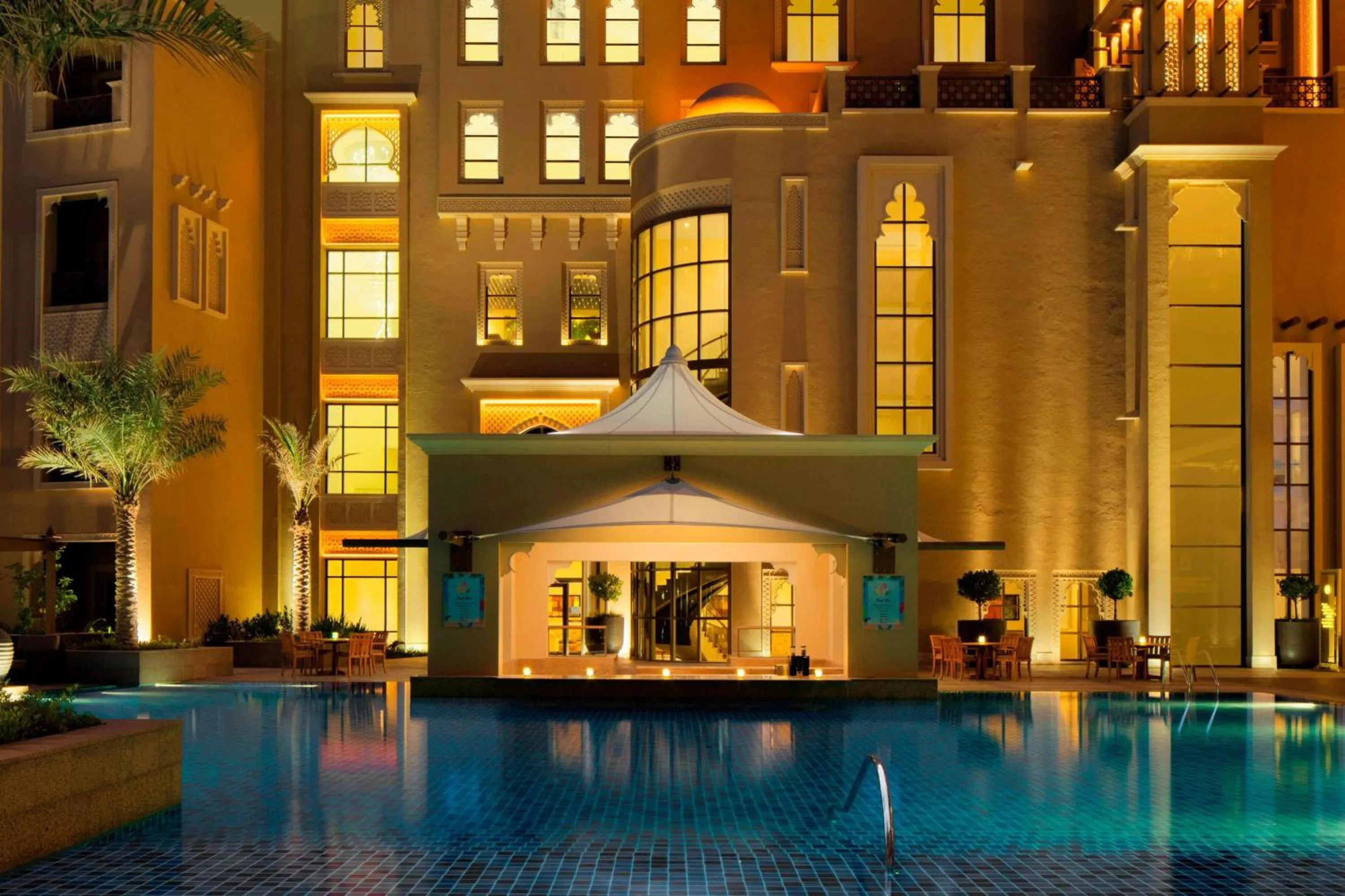 Swimming pool in Sheraton Sharjah Beach Resort and Spa