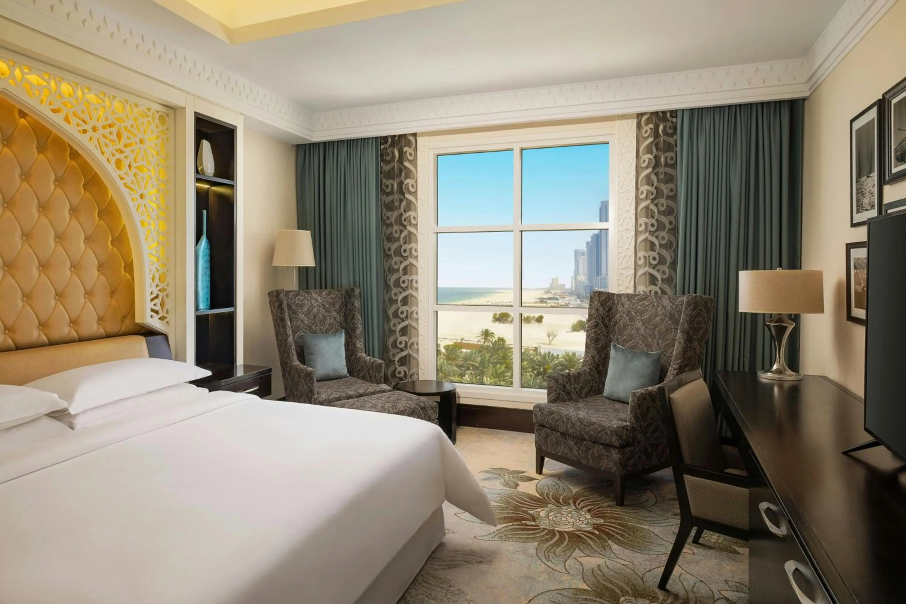 Photo of the whole room, Bed in Sheraton Sharjah Beach Resort and Spa