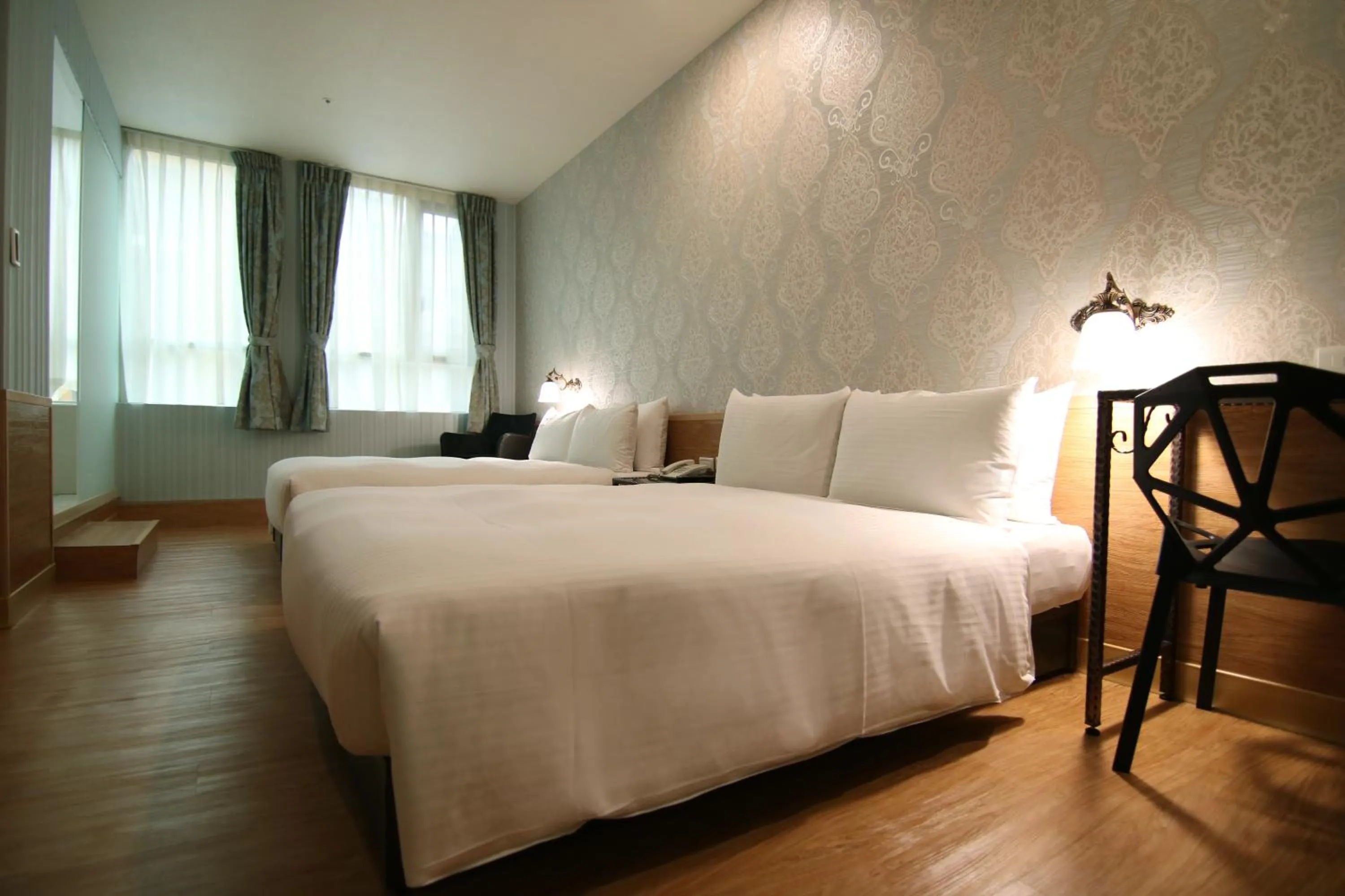 Photo of the whole room, Bed in LIHO Hotel Hankou