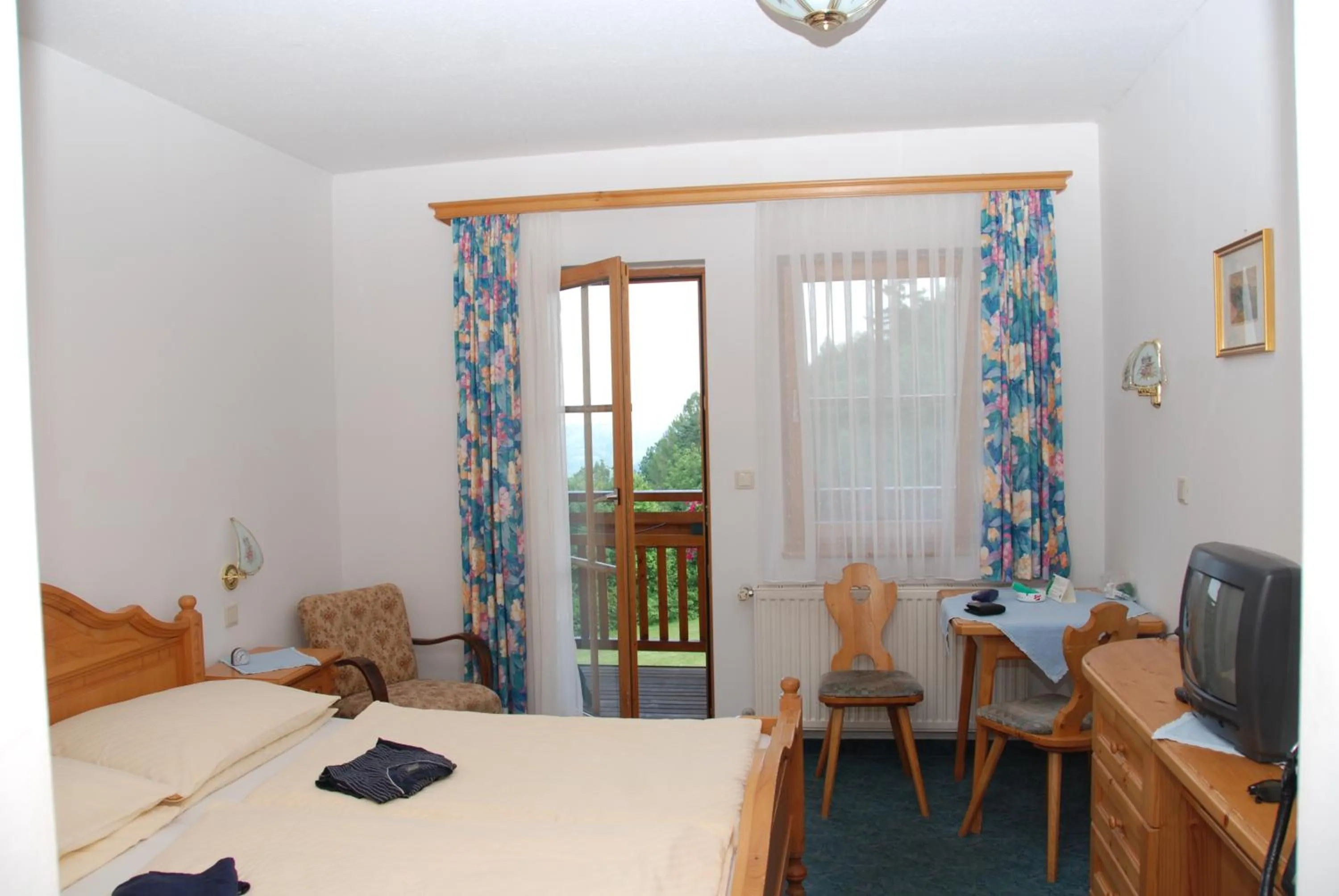 Day, Bed in Gasthof Diewald