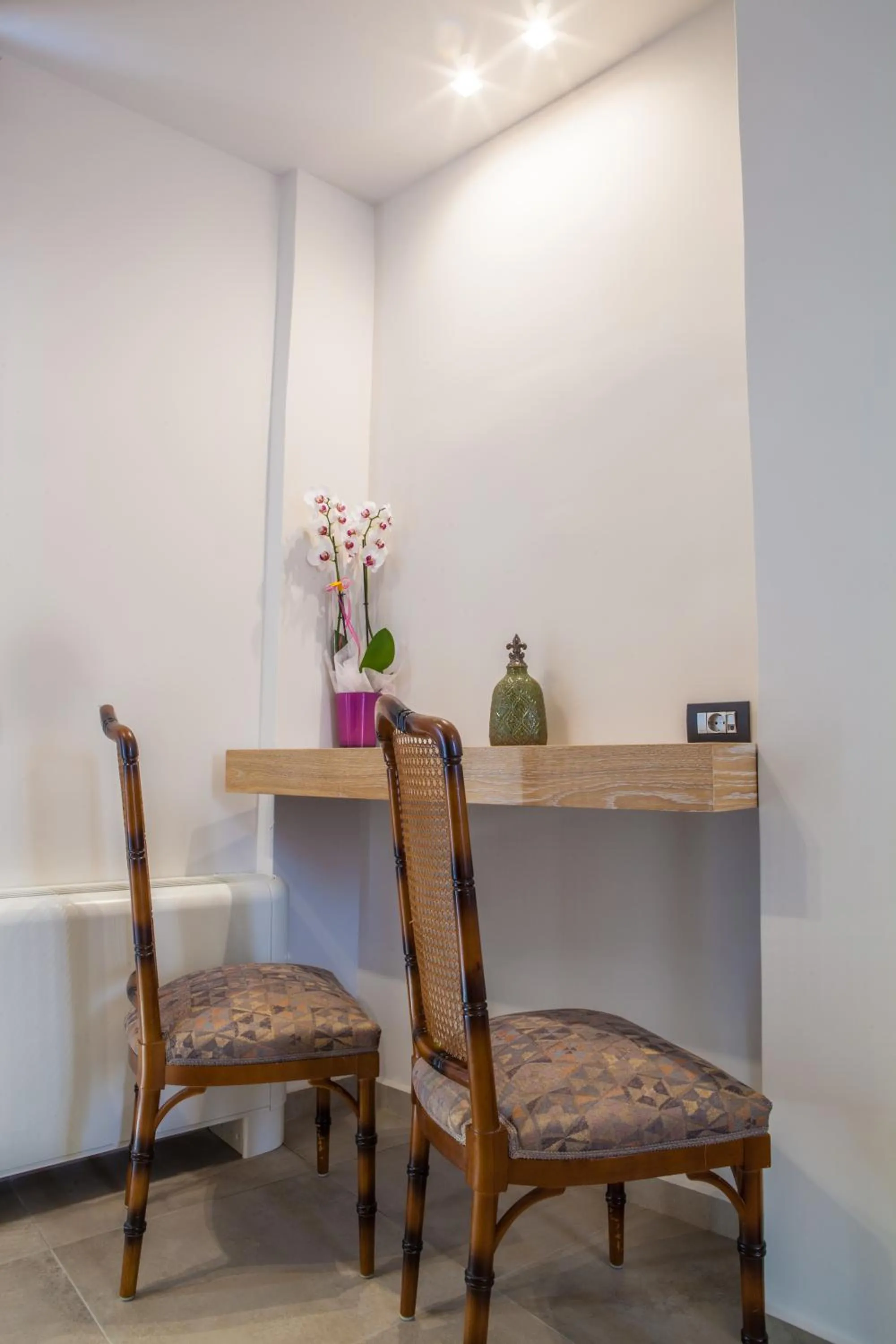 Decorative detail in Anemos Rooms & Apartments