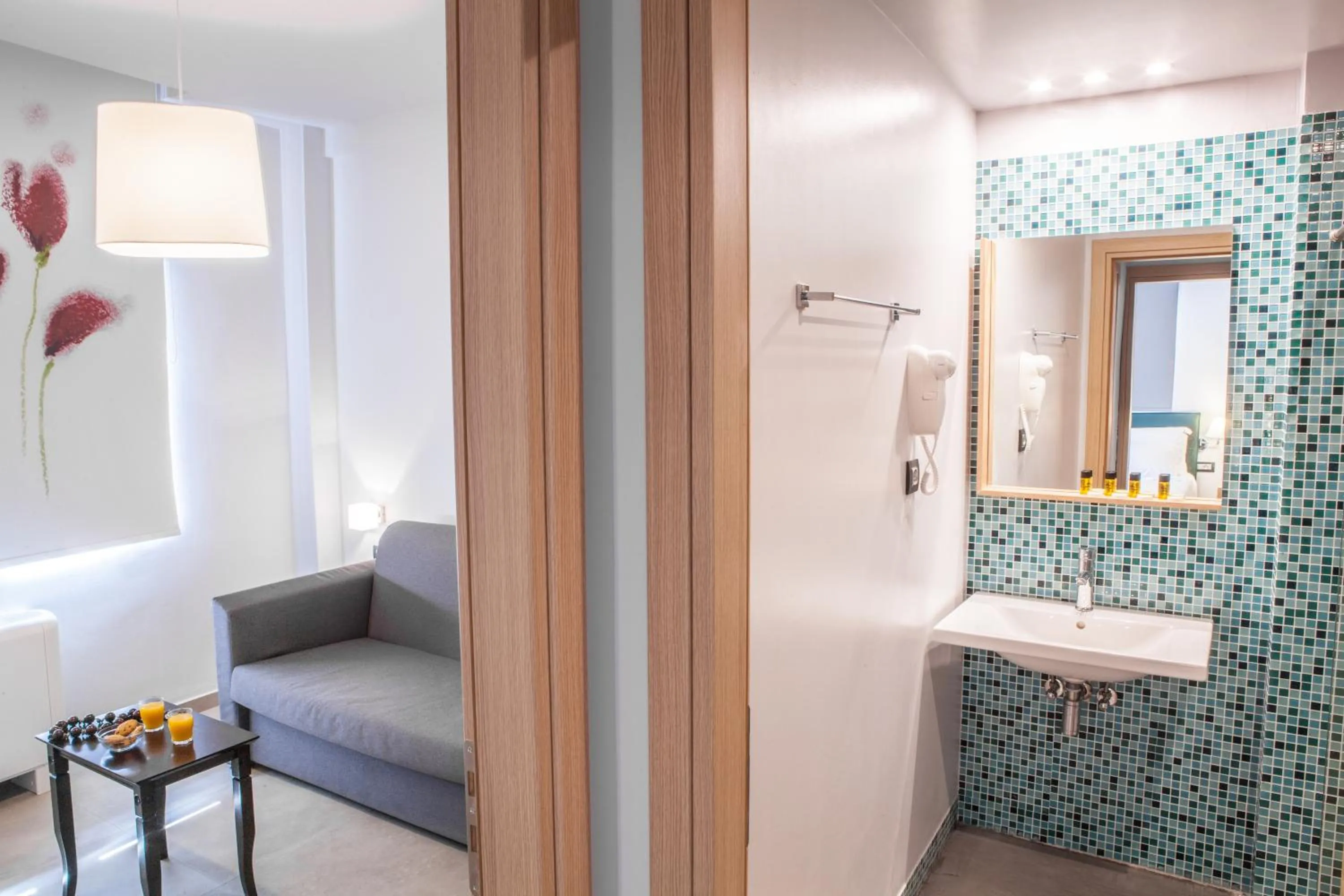 Shower in Anemos Rooms & Apartments