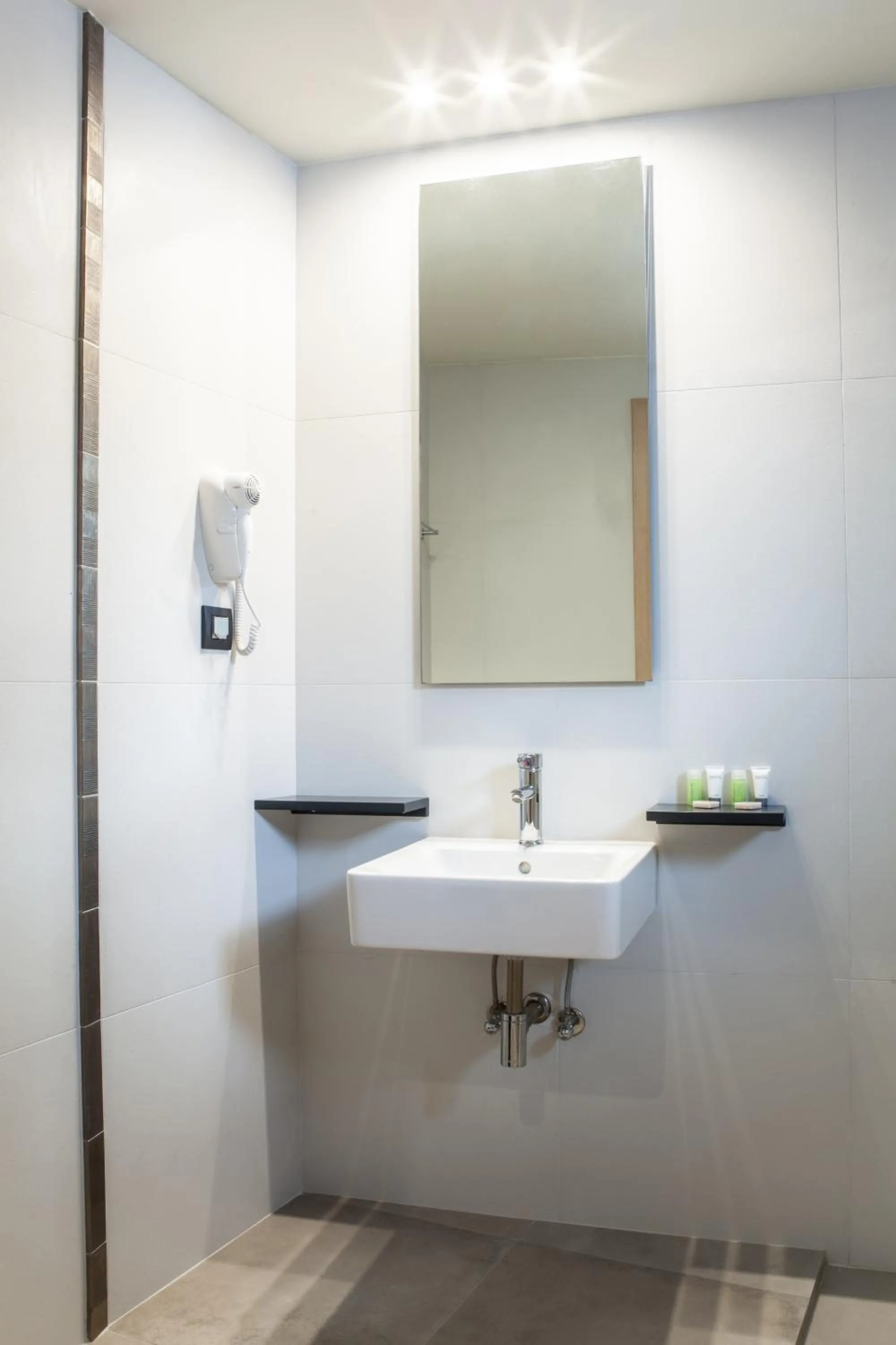 Bathroom in Anemos Rooms & Apartments