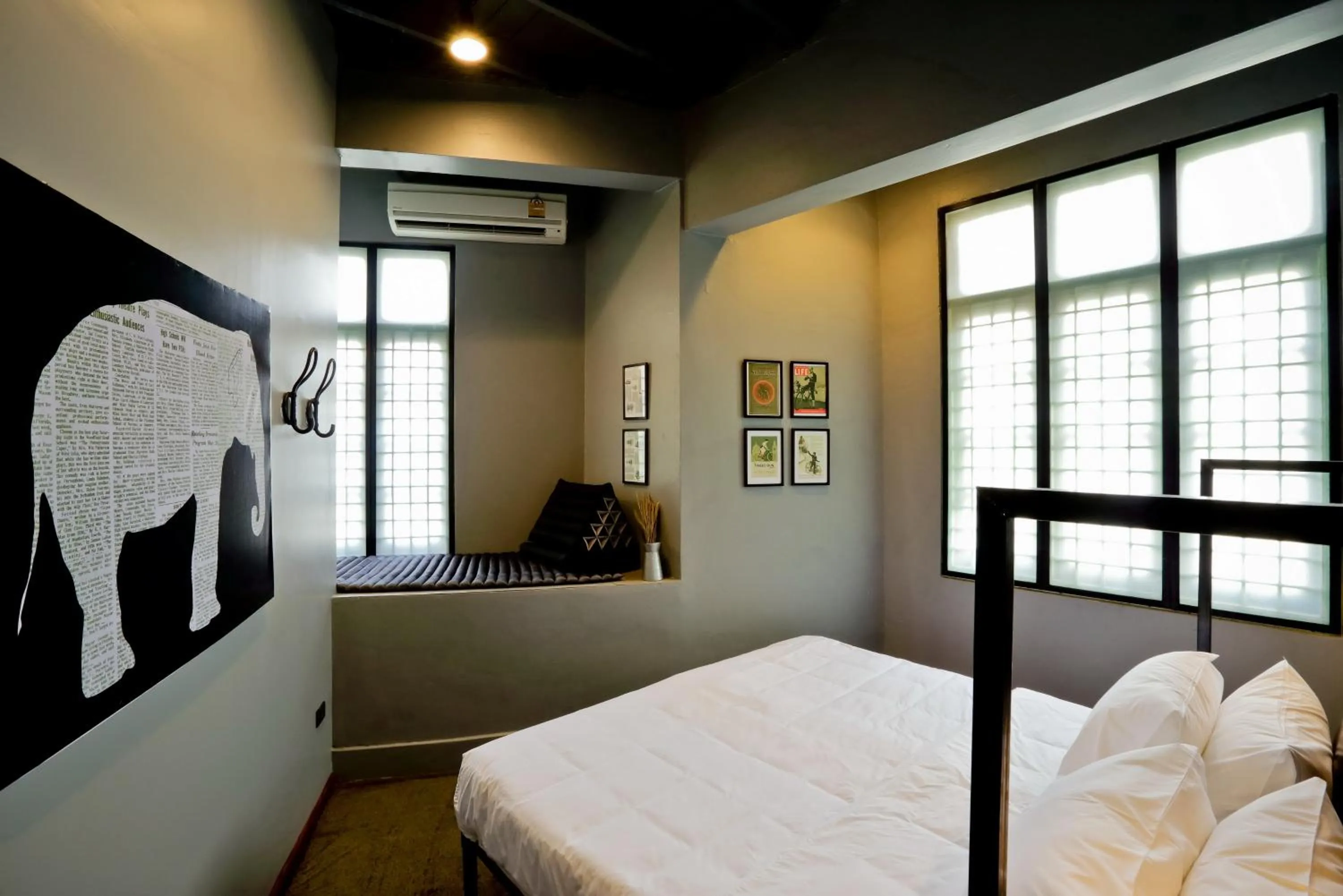 Photo of the whole room, Bed in Bangkok Bed and Bike