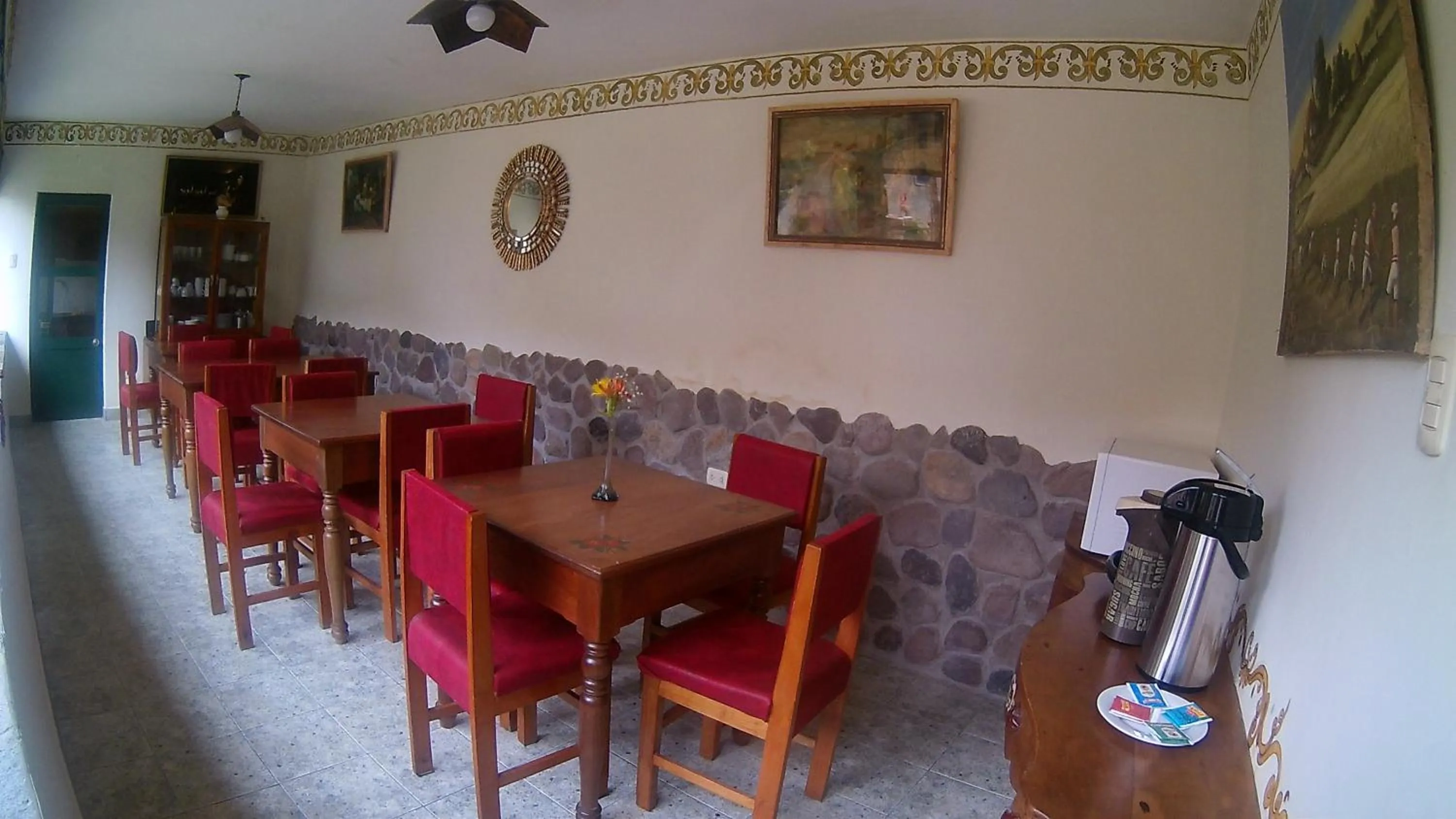 Dining area in Hospedaje La Florida