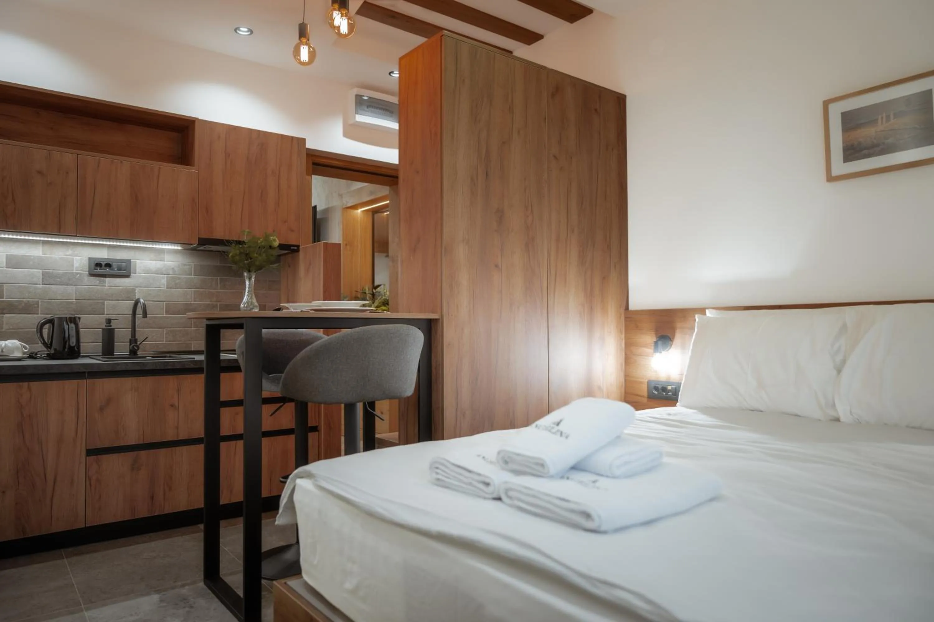 Photo of the whole room, Bed in Angelina Apart&Spa