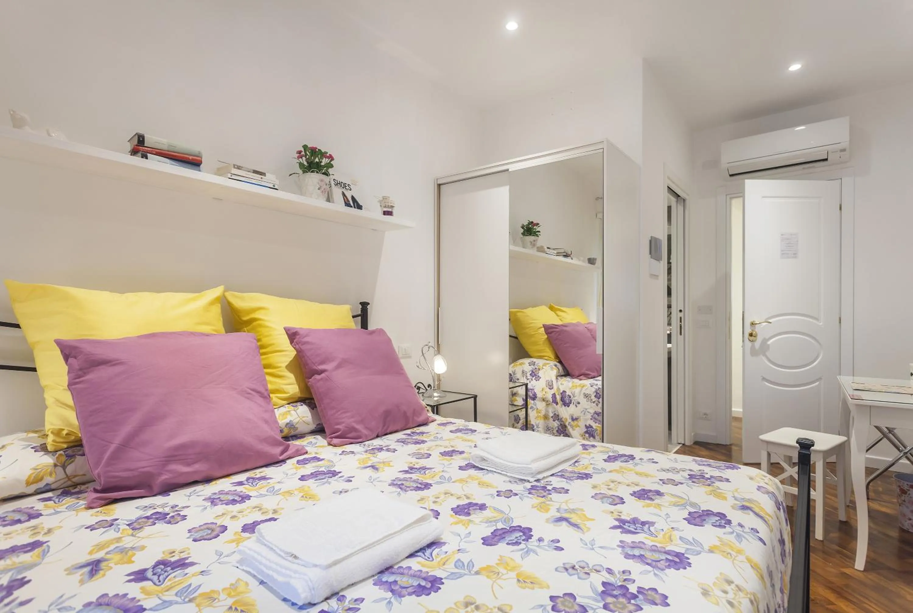 Photo of the whole room, Bed in Le Scalette Al Vaticano B&B