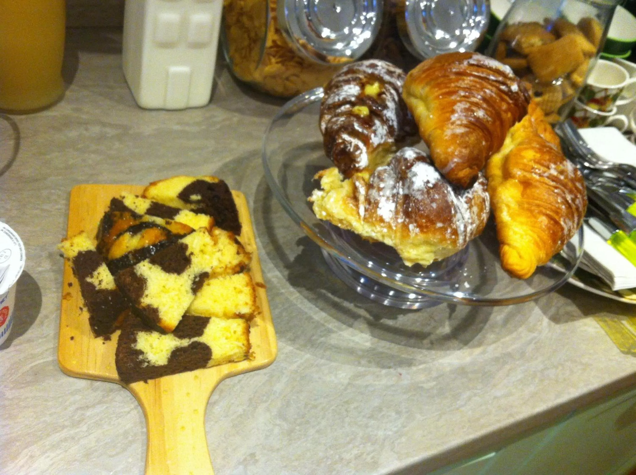 Buffet breakfast in Le Scalette Al Vaticano B&B