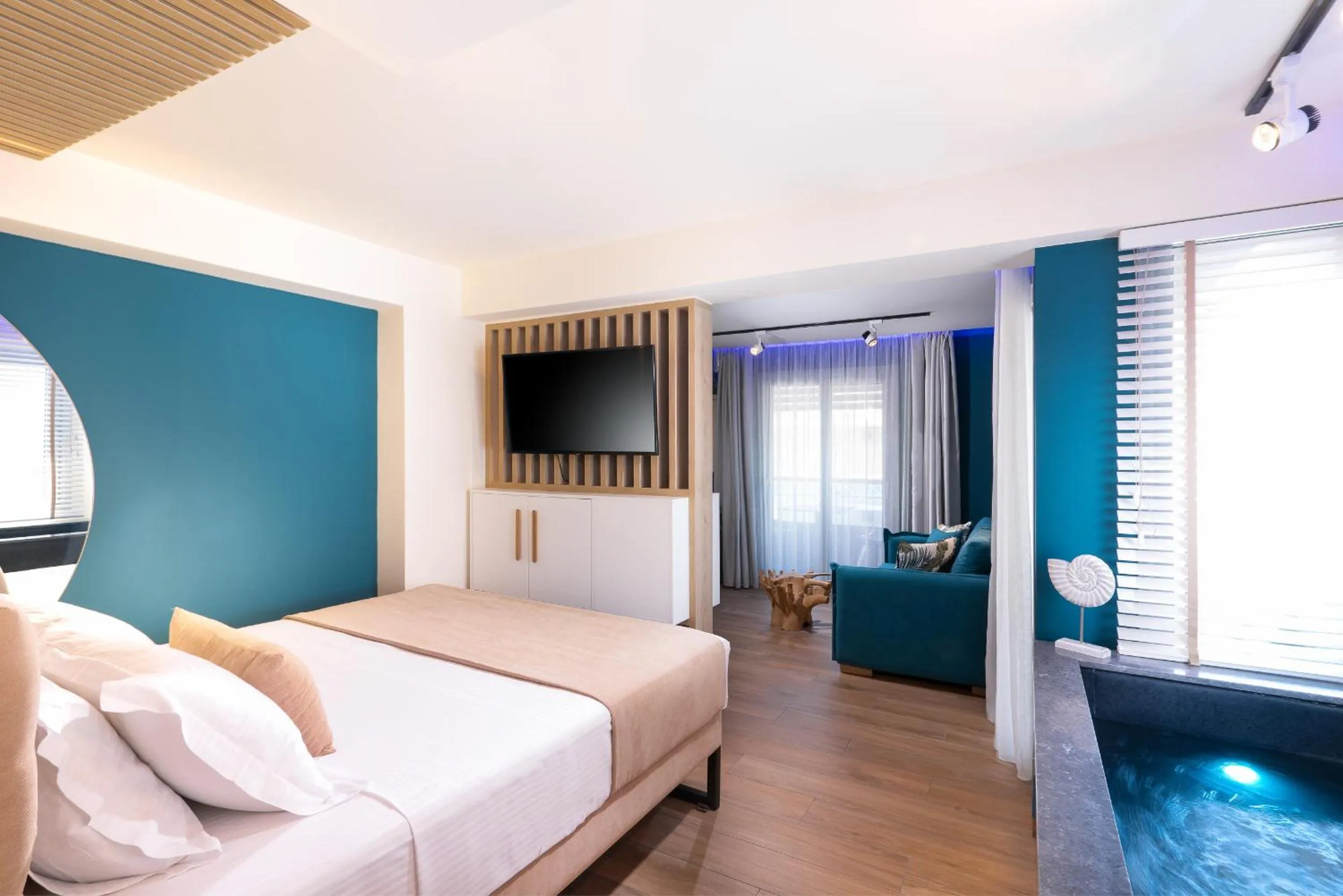 Bed in SKS Luxury Suites & Rooms