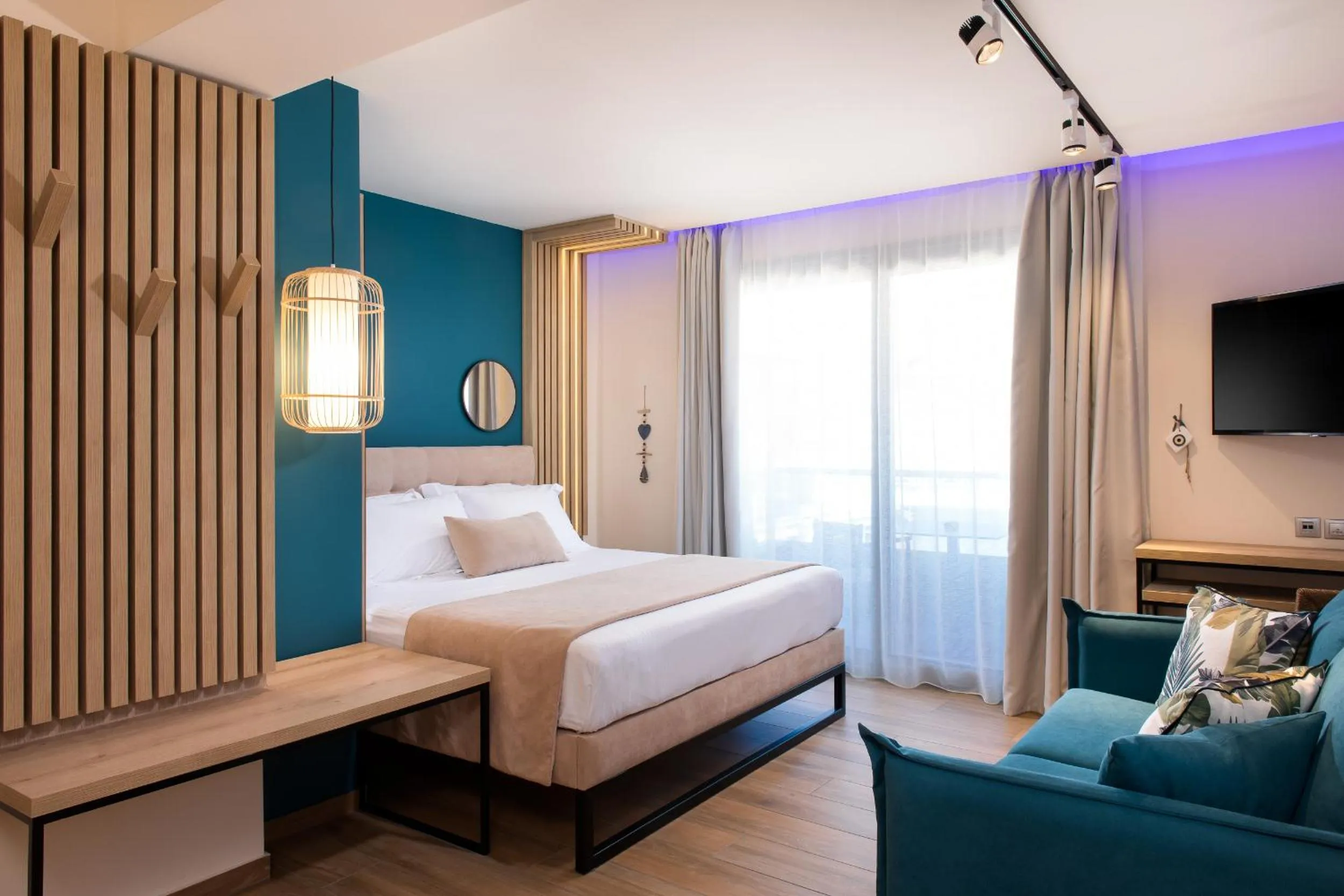 Bed in SKS Luxury Suites & Rooms