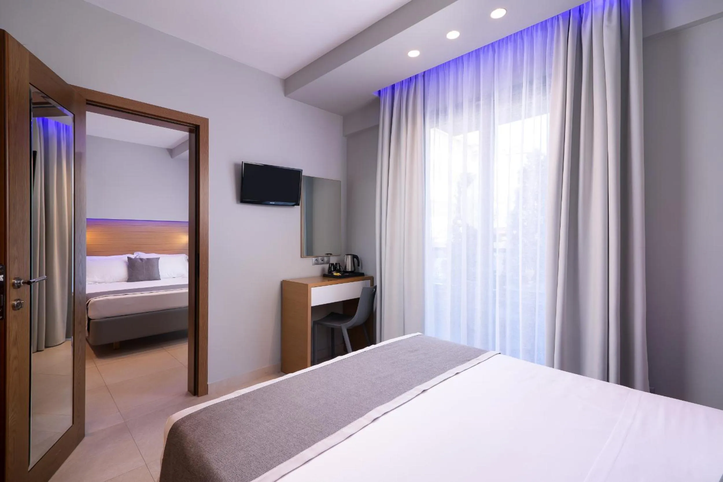 Shower, Bed in SKS Luxury Suites & Rooms