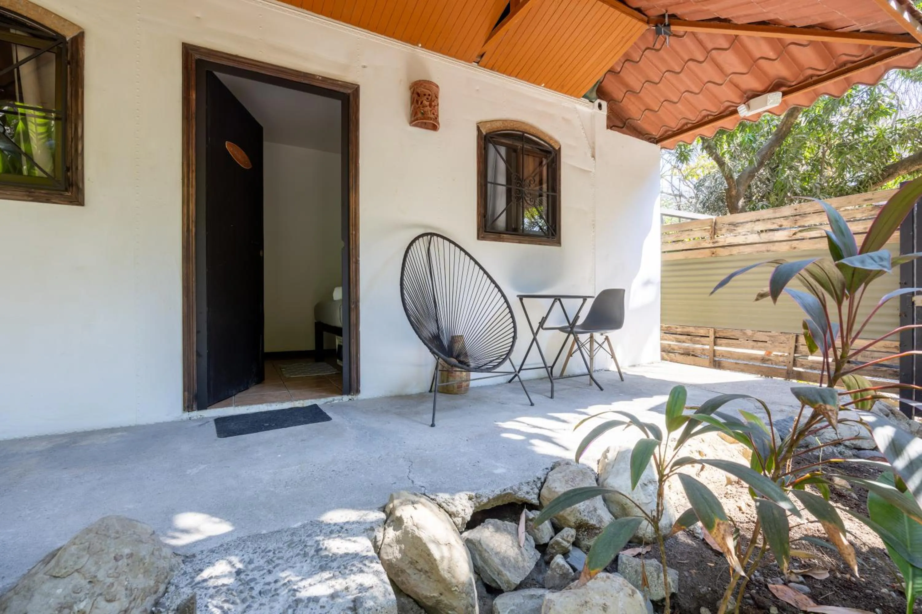 Property building in Believe Surf & Yoga Lodge Santa Teresa